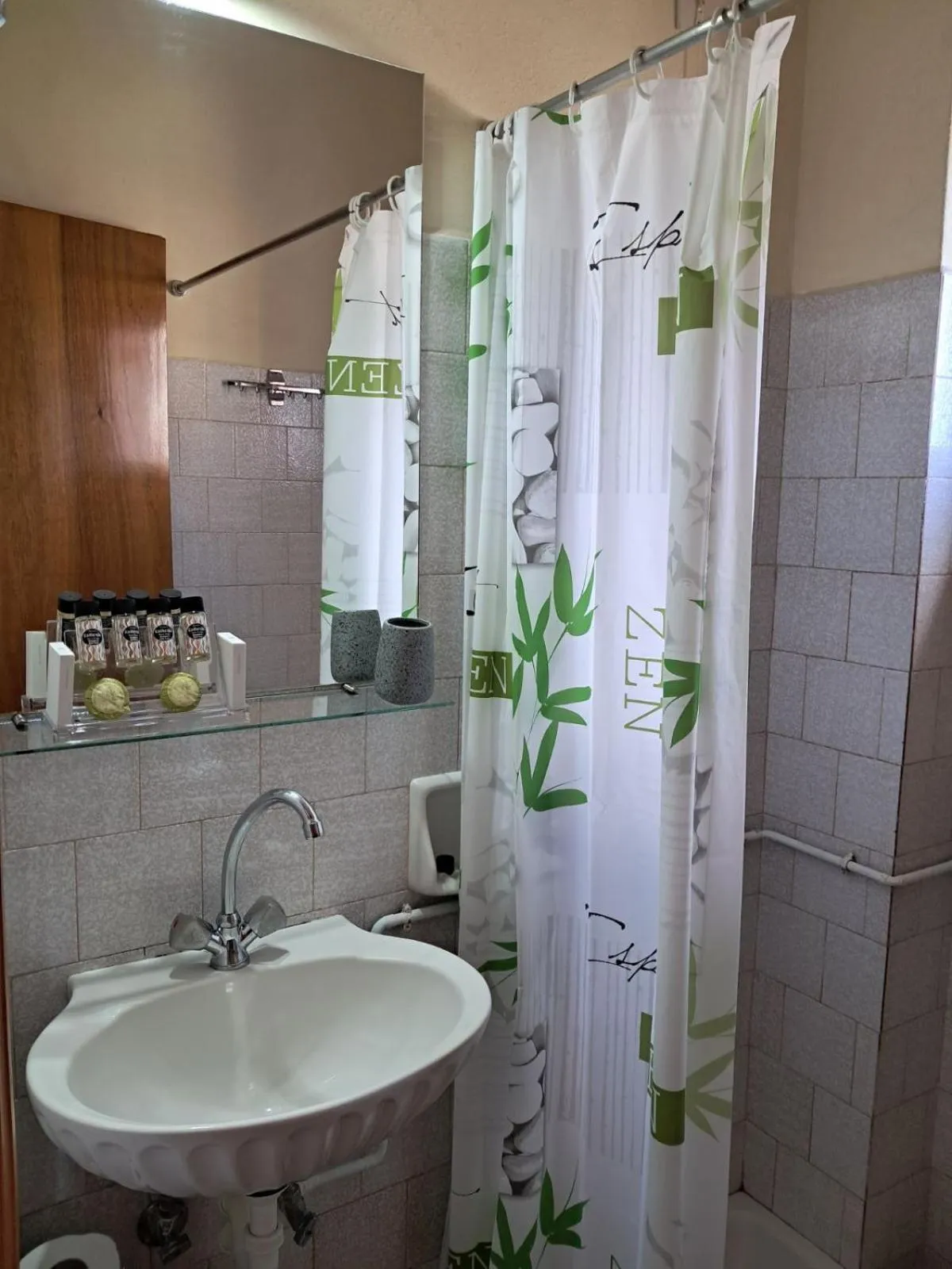 Shower in Gorgona Hotel