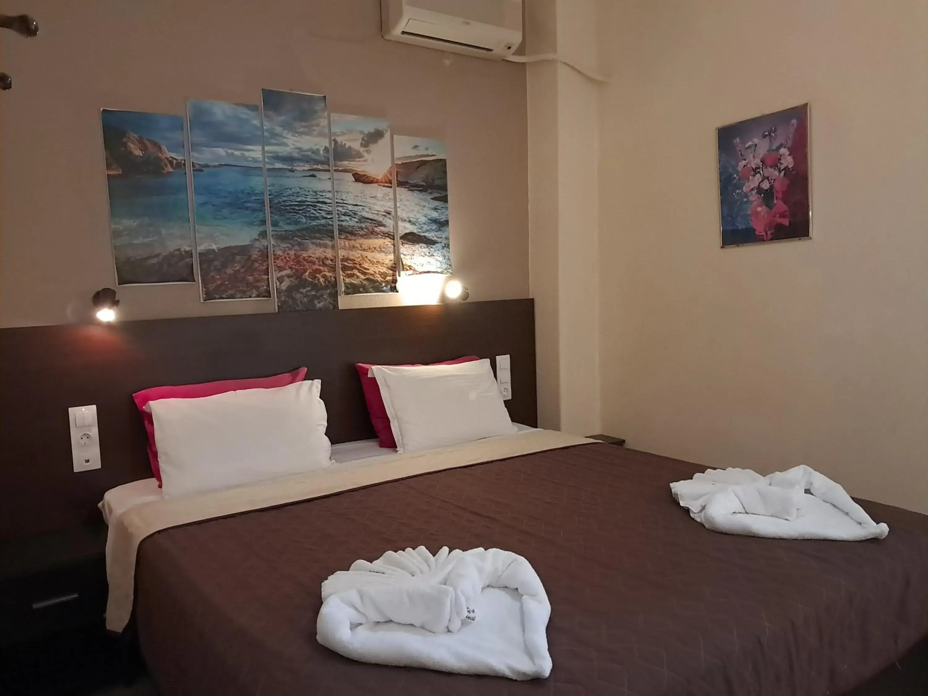 Bedroom, Bed in Gorgona Hotel Bedroom, Bed in Gorgona Hotel