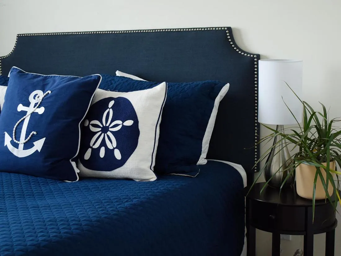 Deluxe Two-Bedroom Apartment in Windward Shores