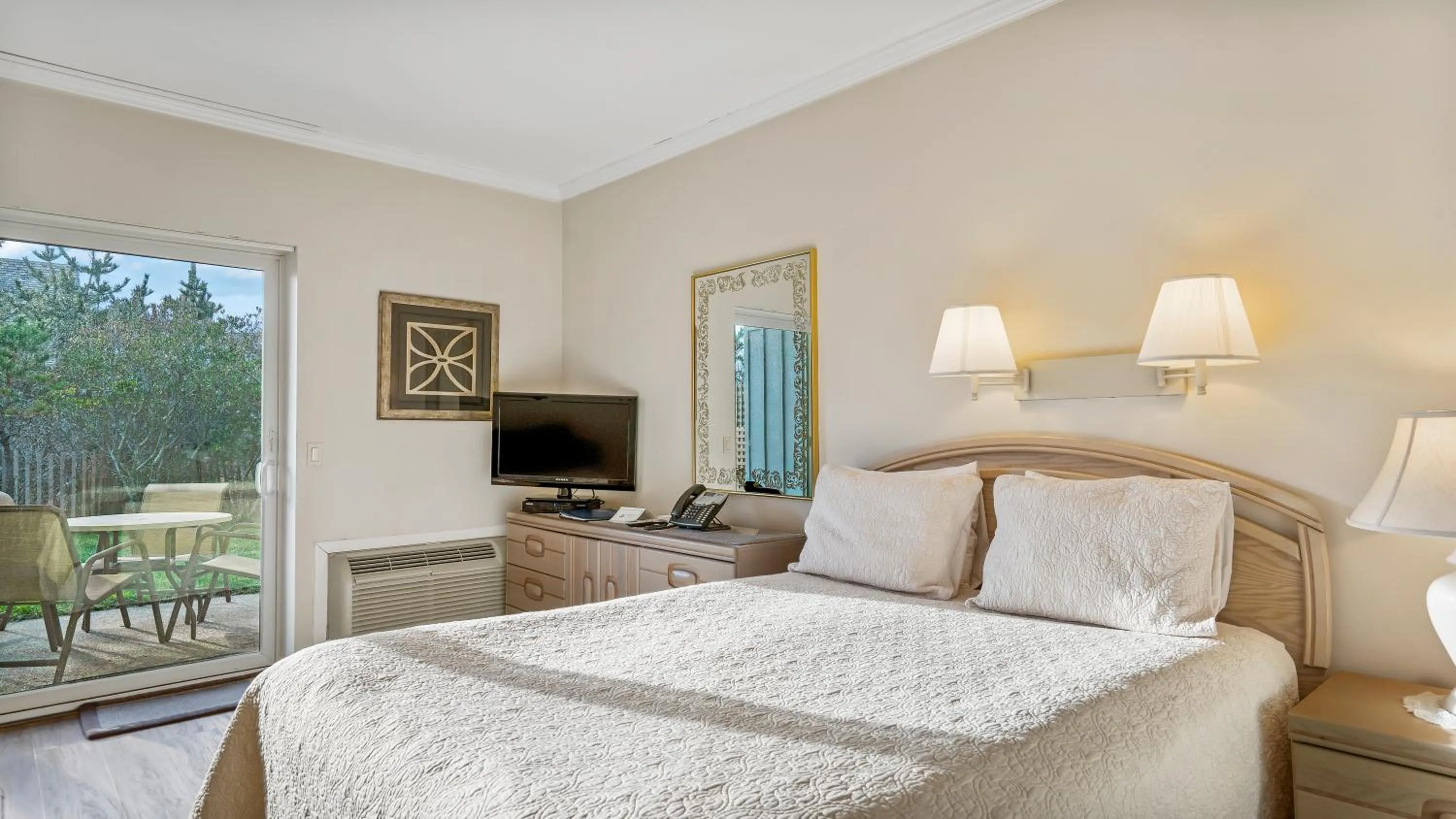 King Studio in Windward Shores