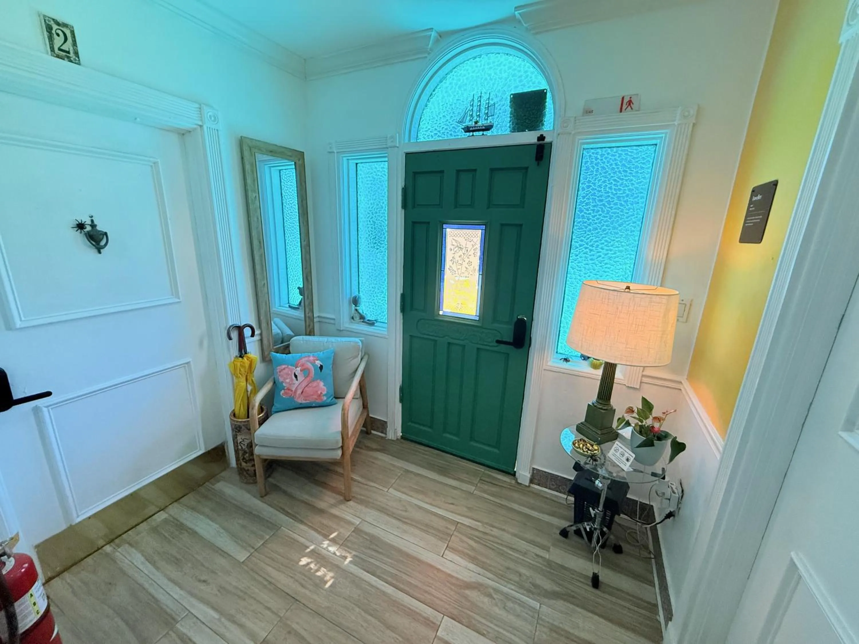 Seating area, Bed in Sinclair Boutique Hotel