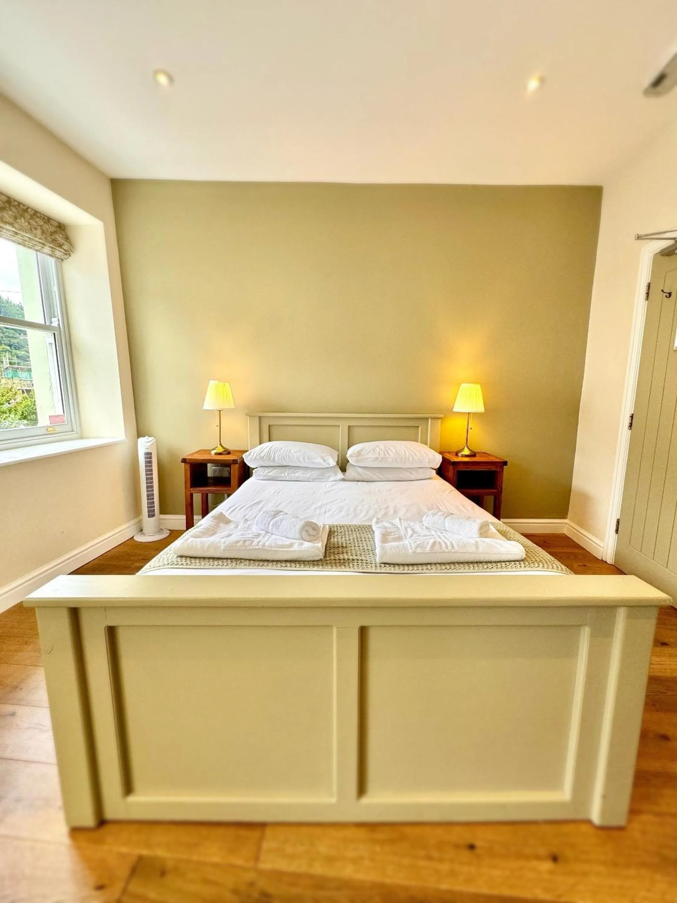 Bedroom, Bed in RIVERBANC