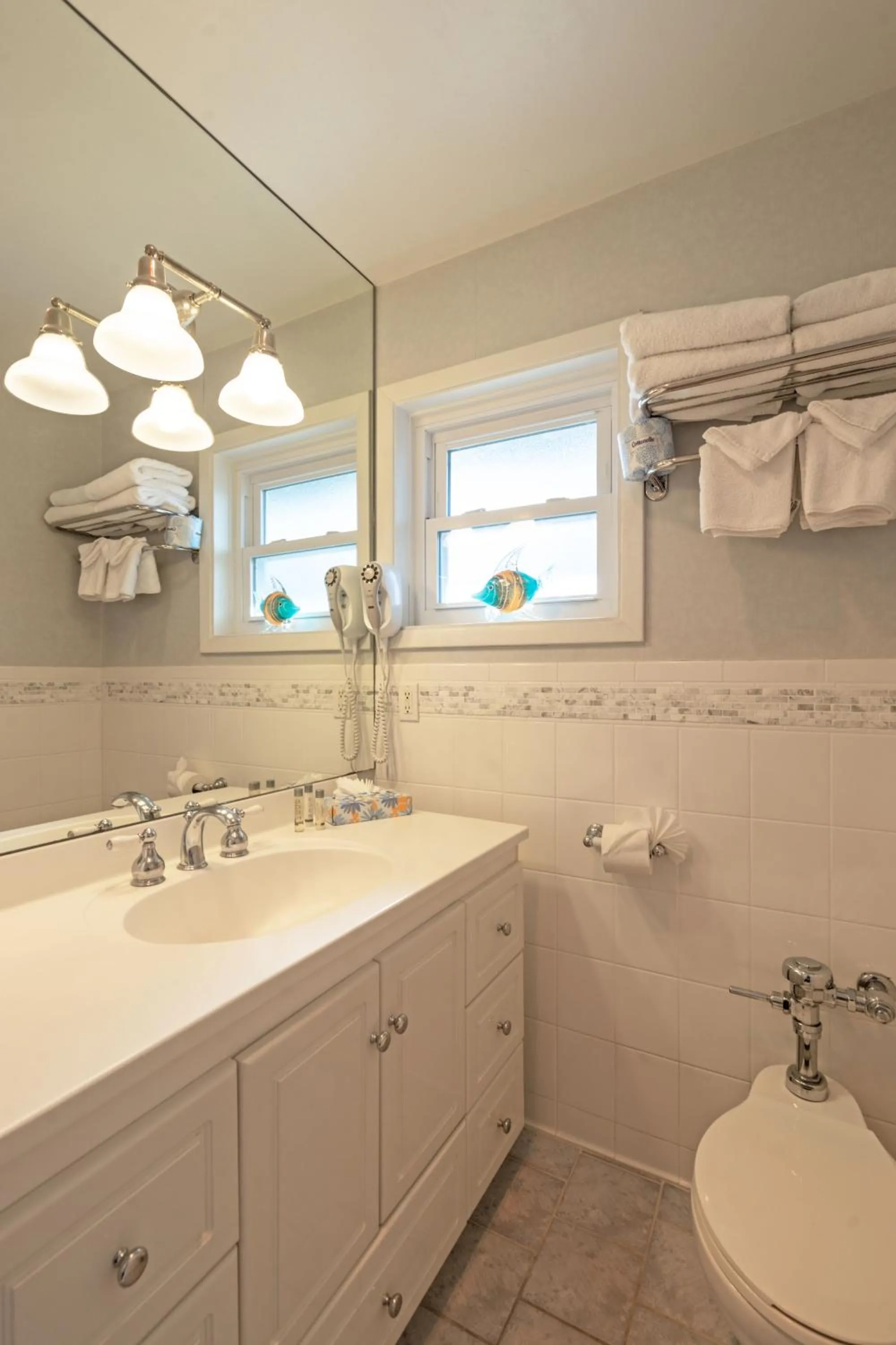 Deluxe Suite in East Hampton House Resort