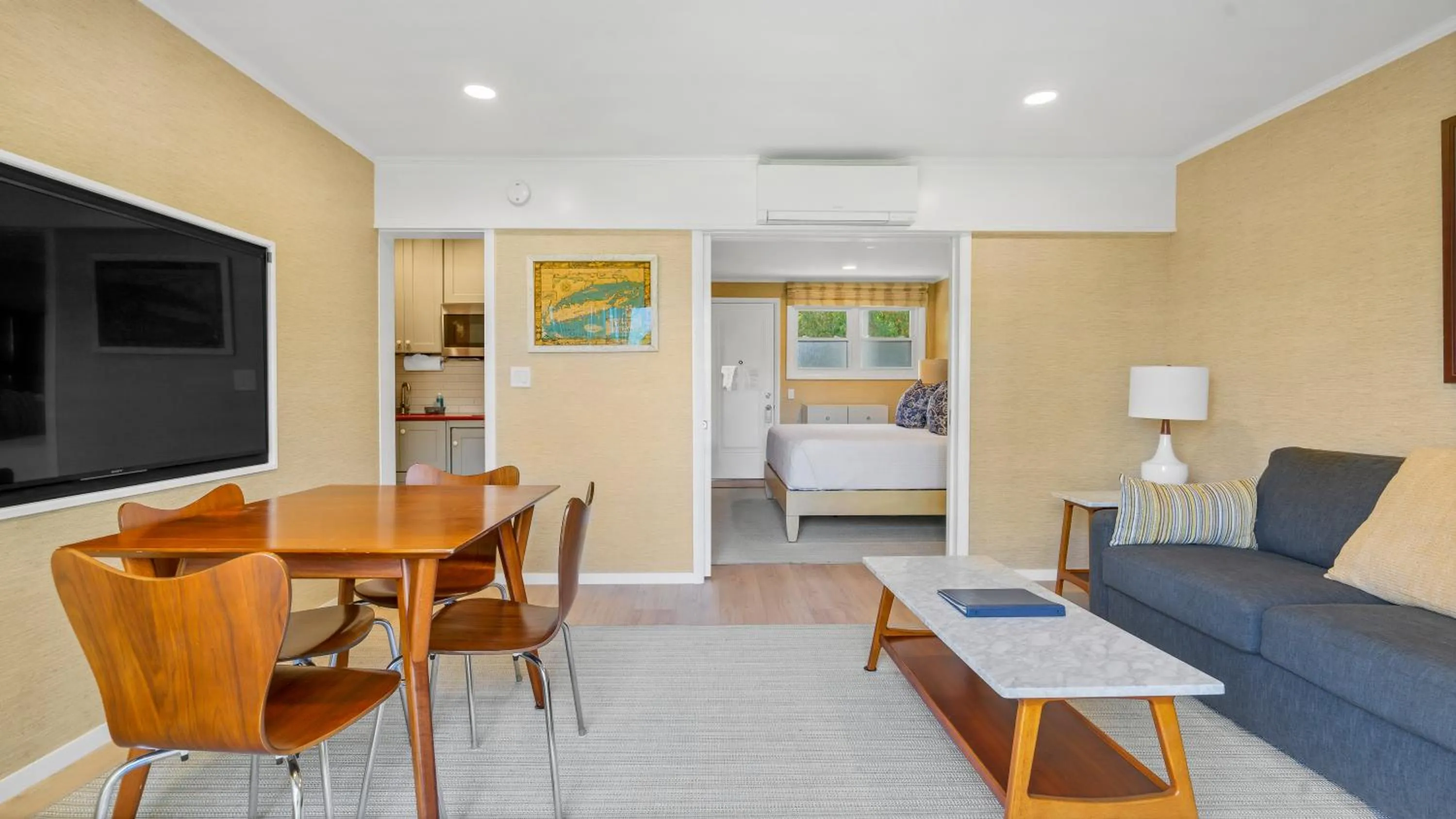 Standard Suite in East Hampton House Resort