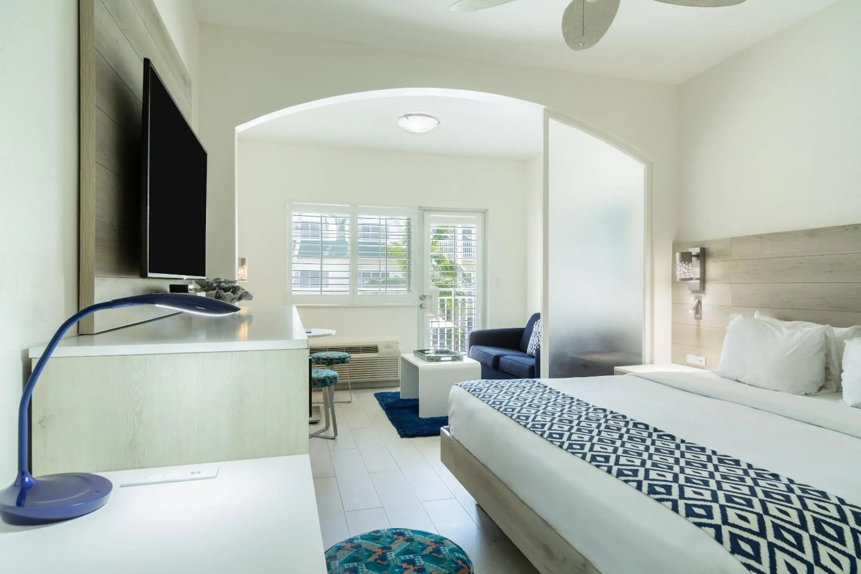 Deluxe Poolside Balcony – 1 King Bed in Ports of Call Resort Deluxe Poolside Balcony – 1 King Bed in Ports of Call Resort