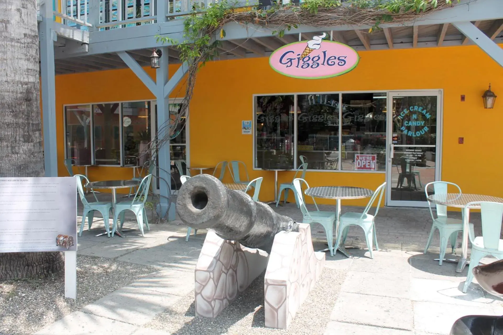 Restaurant/places to eat in Ports of Call Resort Restaurant/places to eat in Ports of Call Resort