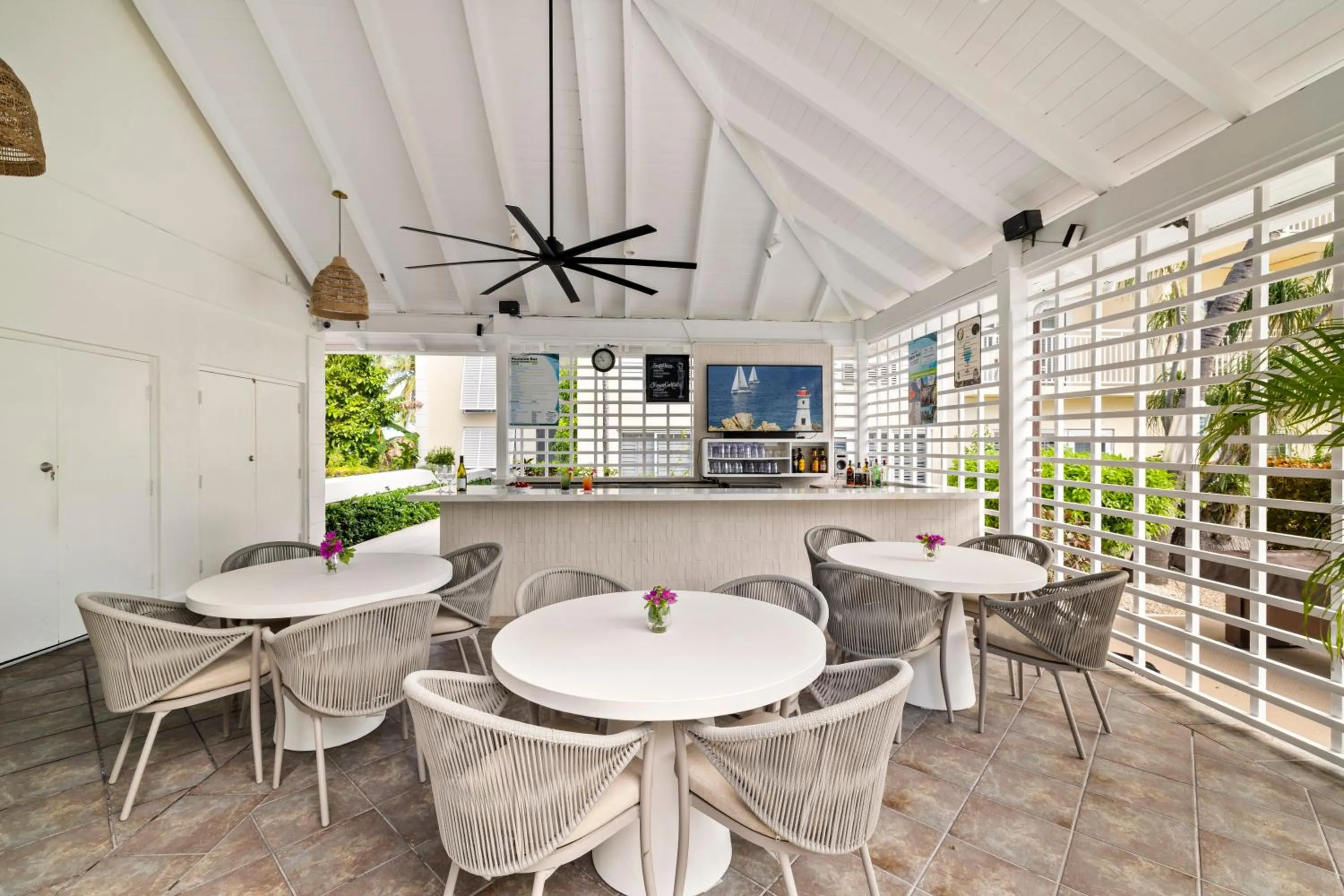 Lounge or bar in Ports of Call Resort