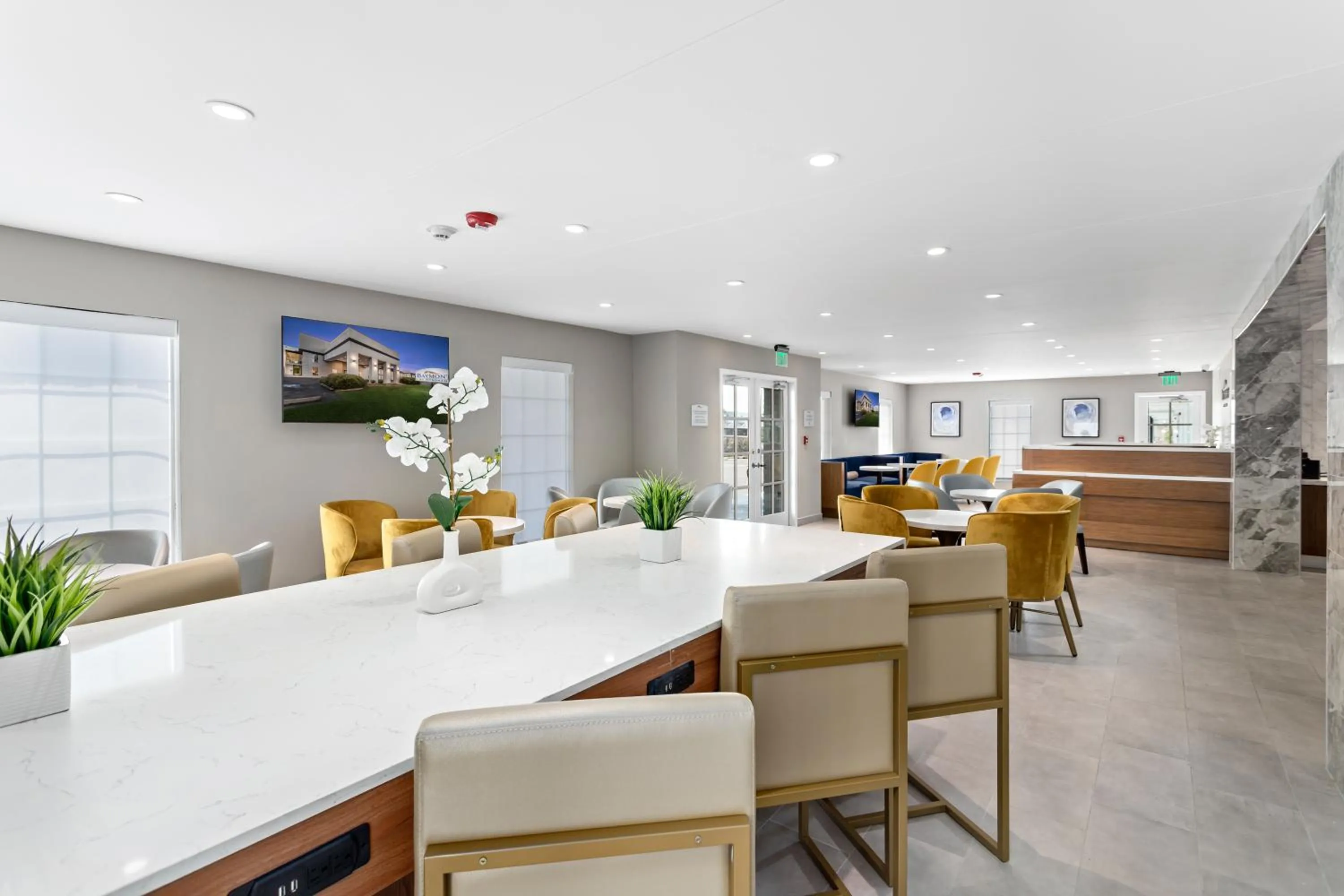 Seating area in Baymont by Wyndham Beaumont