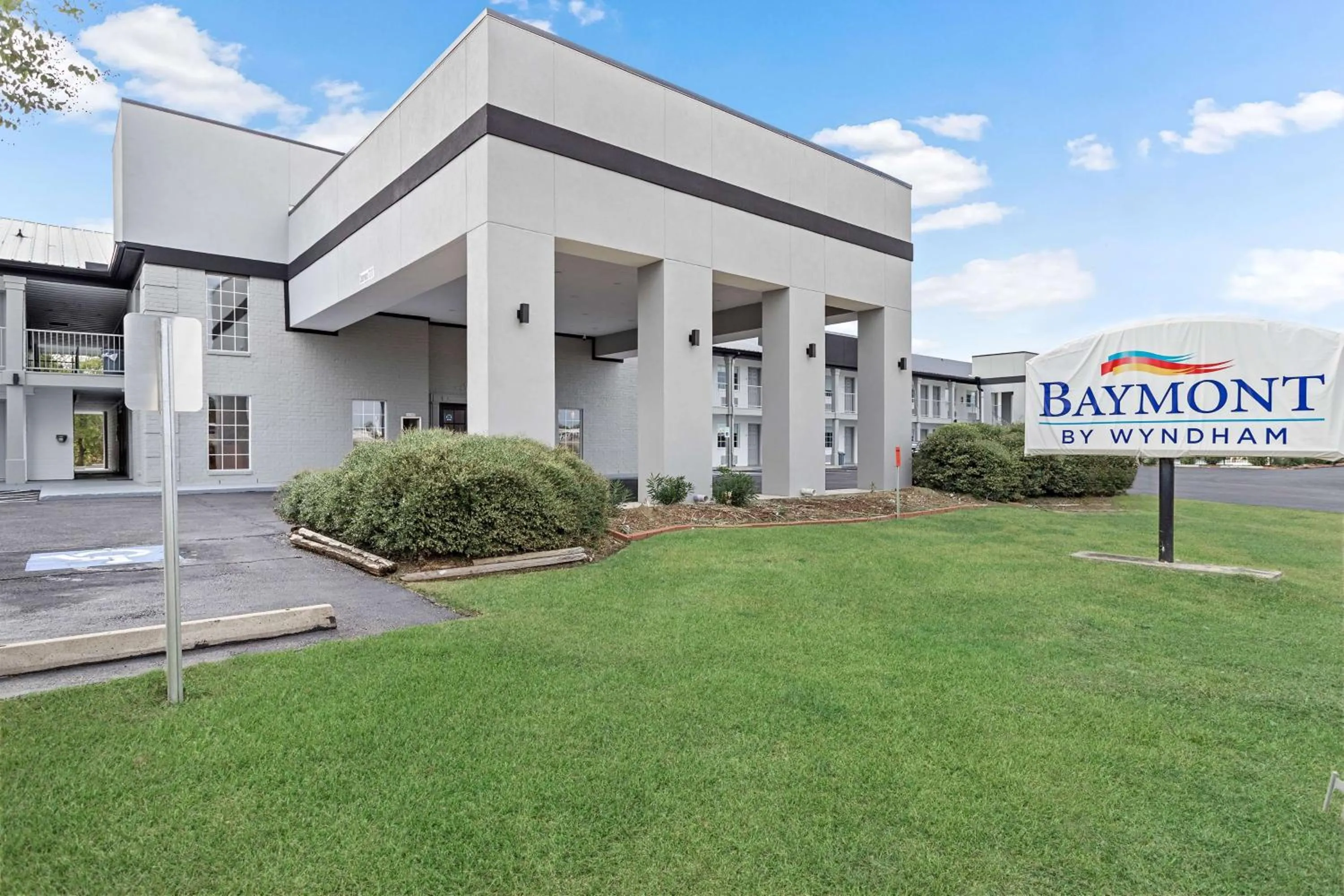 Property building in Baymont by Wyndham Beaumont