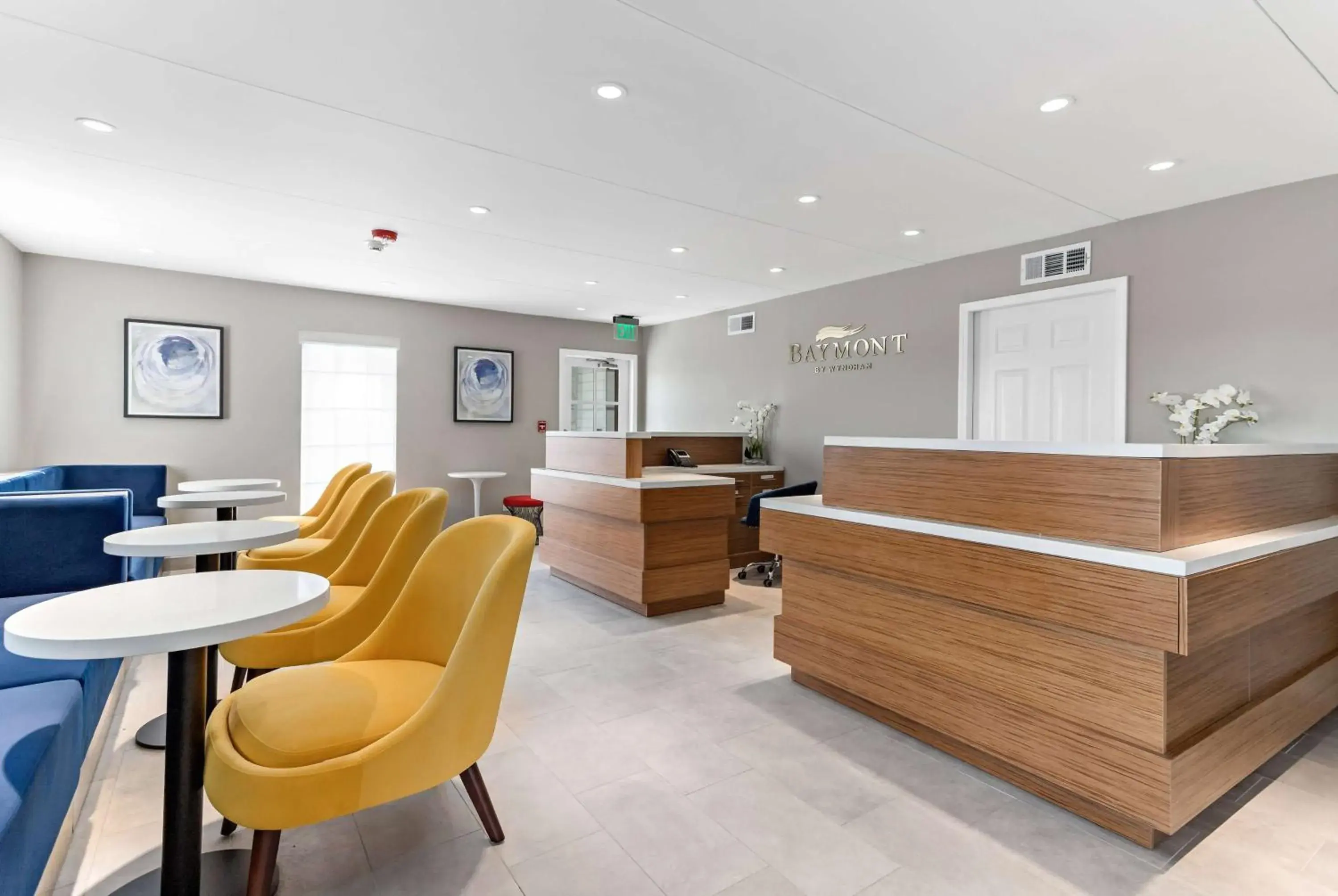 Lobby or reception in Baymont by Wyndham Beaumont Lobby or reception in Baymont by Wyndham Beaumont