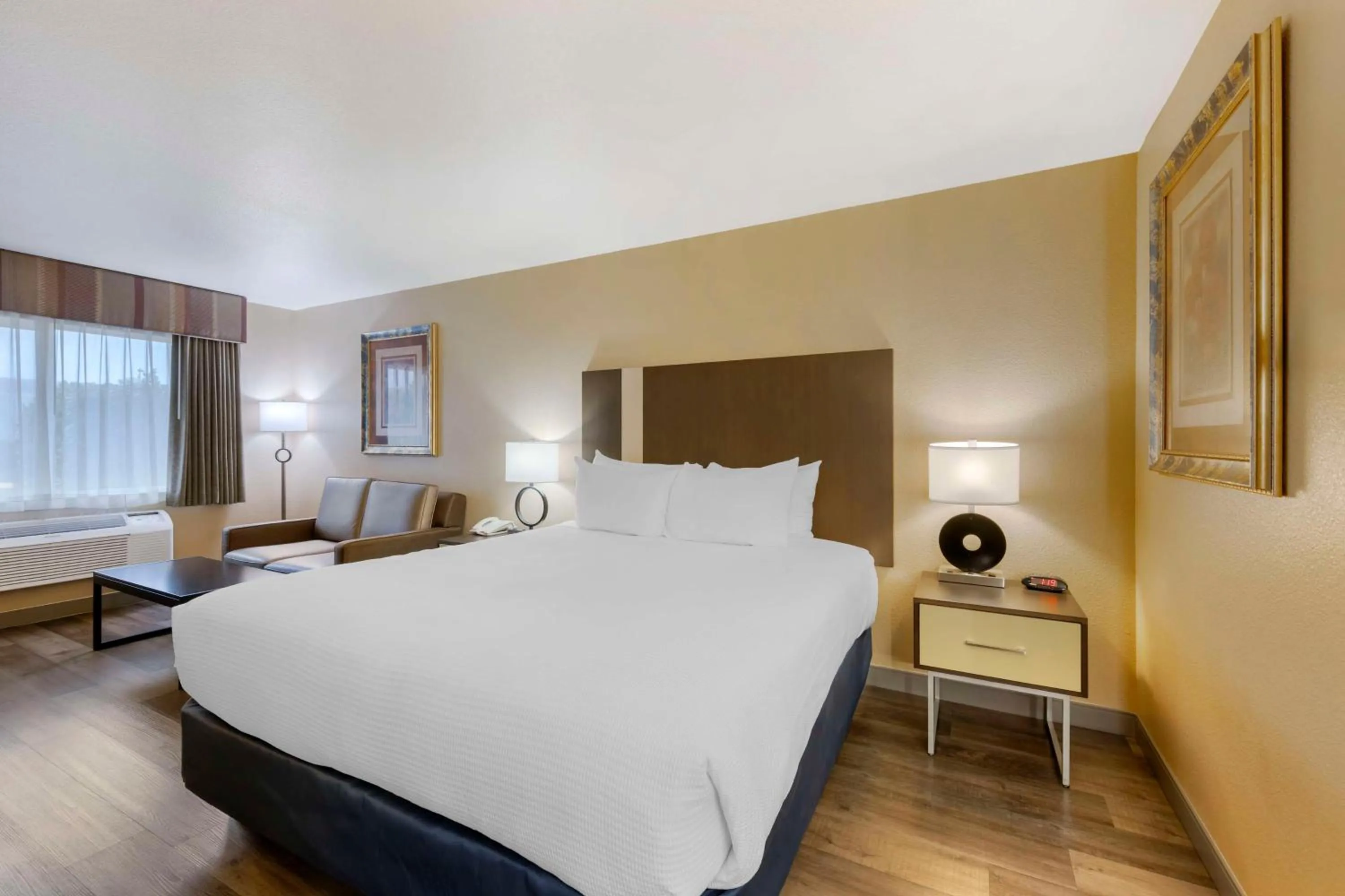 Bedroom, Bed in Best Western Fallon Inn & Suites