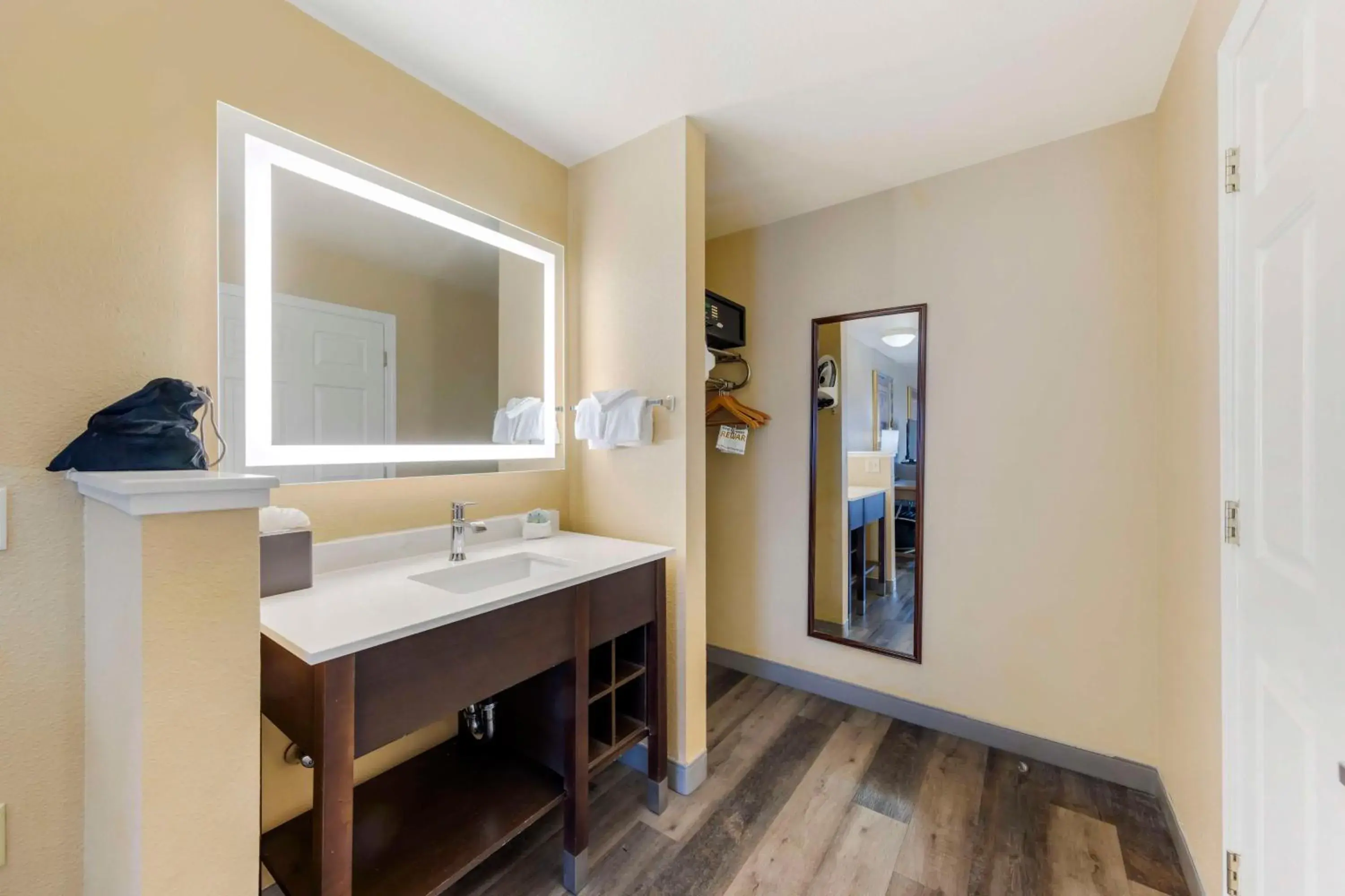 Bedroom, Bed in Best Western Fallon Inn & Suites Bedroom, Bed in Best Western Fallon Inn & Suites