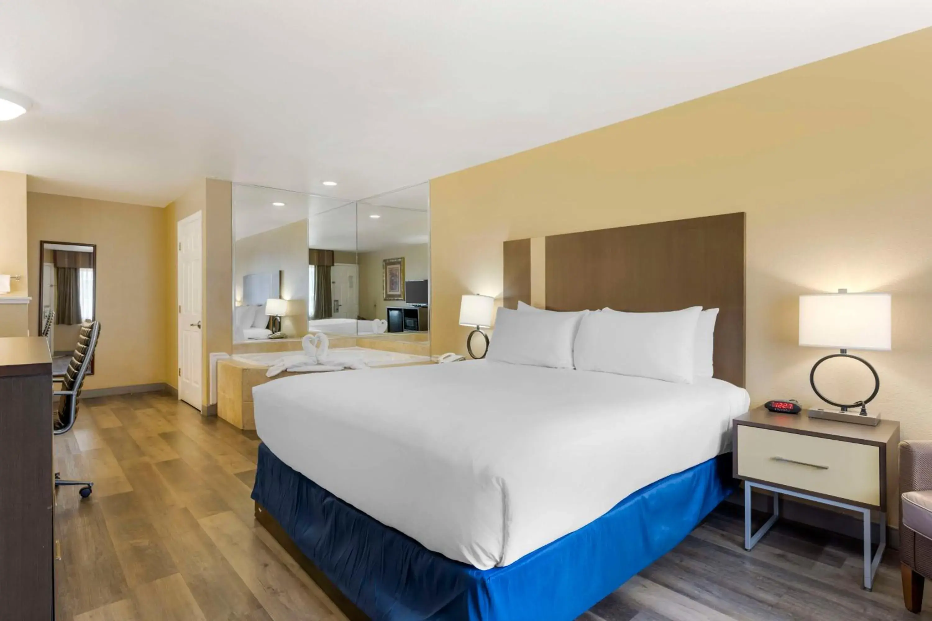 Bedroom, Bed in Best Western Fallon Inn & Suites Bedroom, Bed in Best Western Fallon Inn & Suites