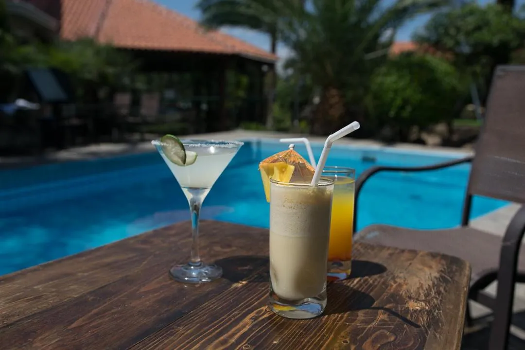 Swimming pool in AVANTI HOTEL & CONVENTION CENTER