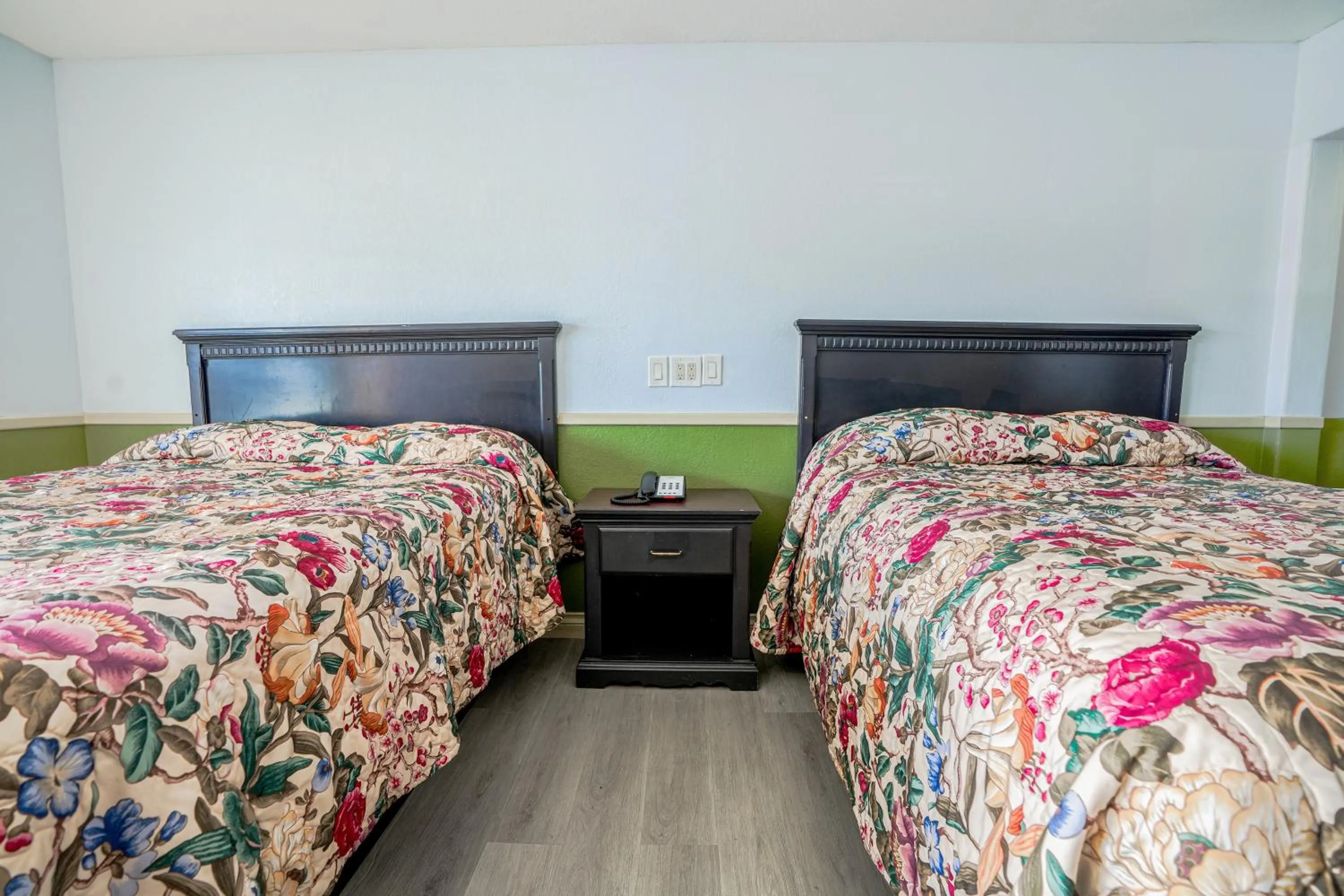 Bedroom, Bed in Day & Night Inn