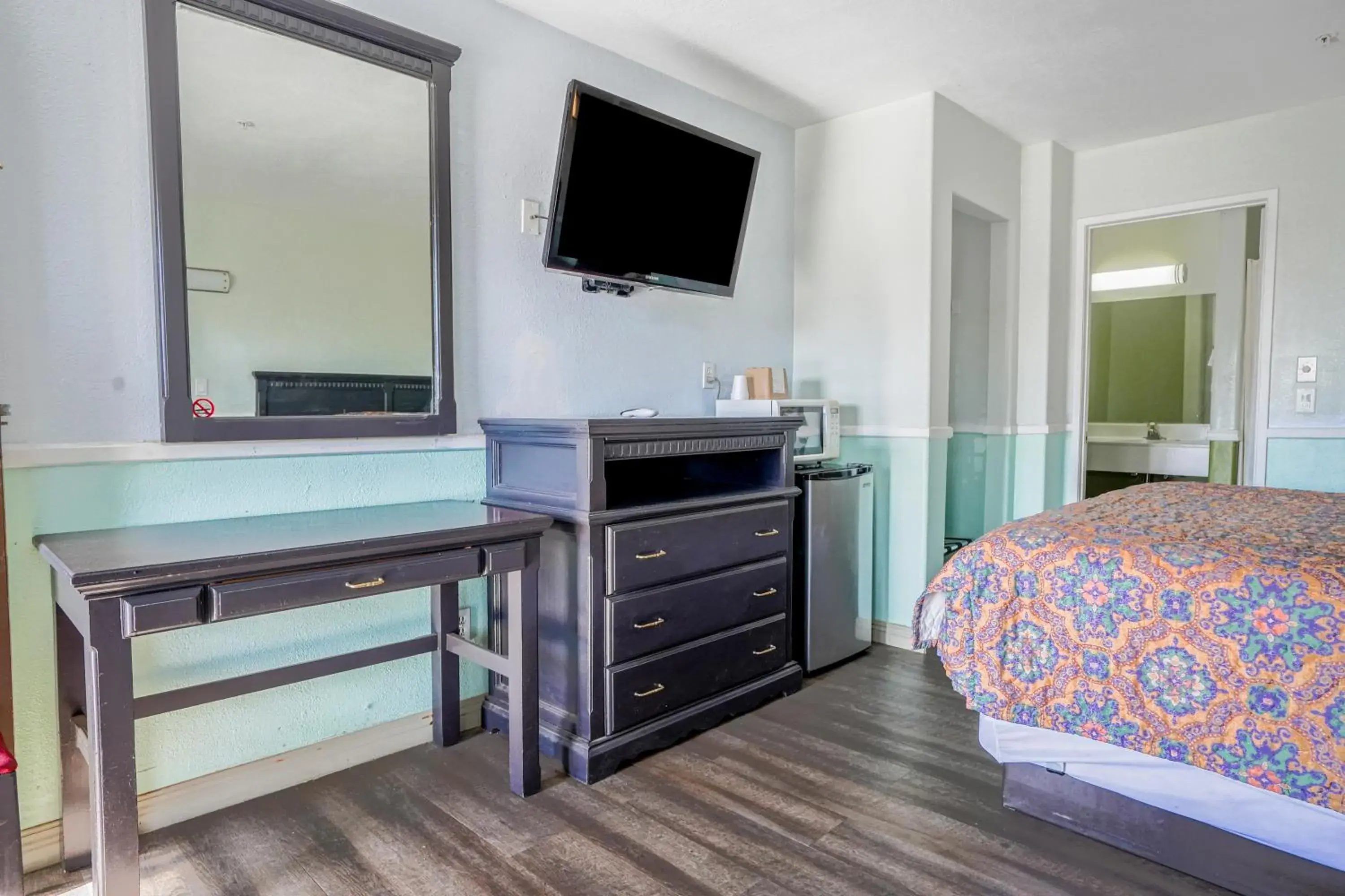 Bedroom, Bed in Day & Night Inn Bedroom, Bed in Day & Night Inn