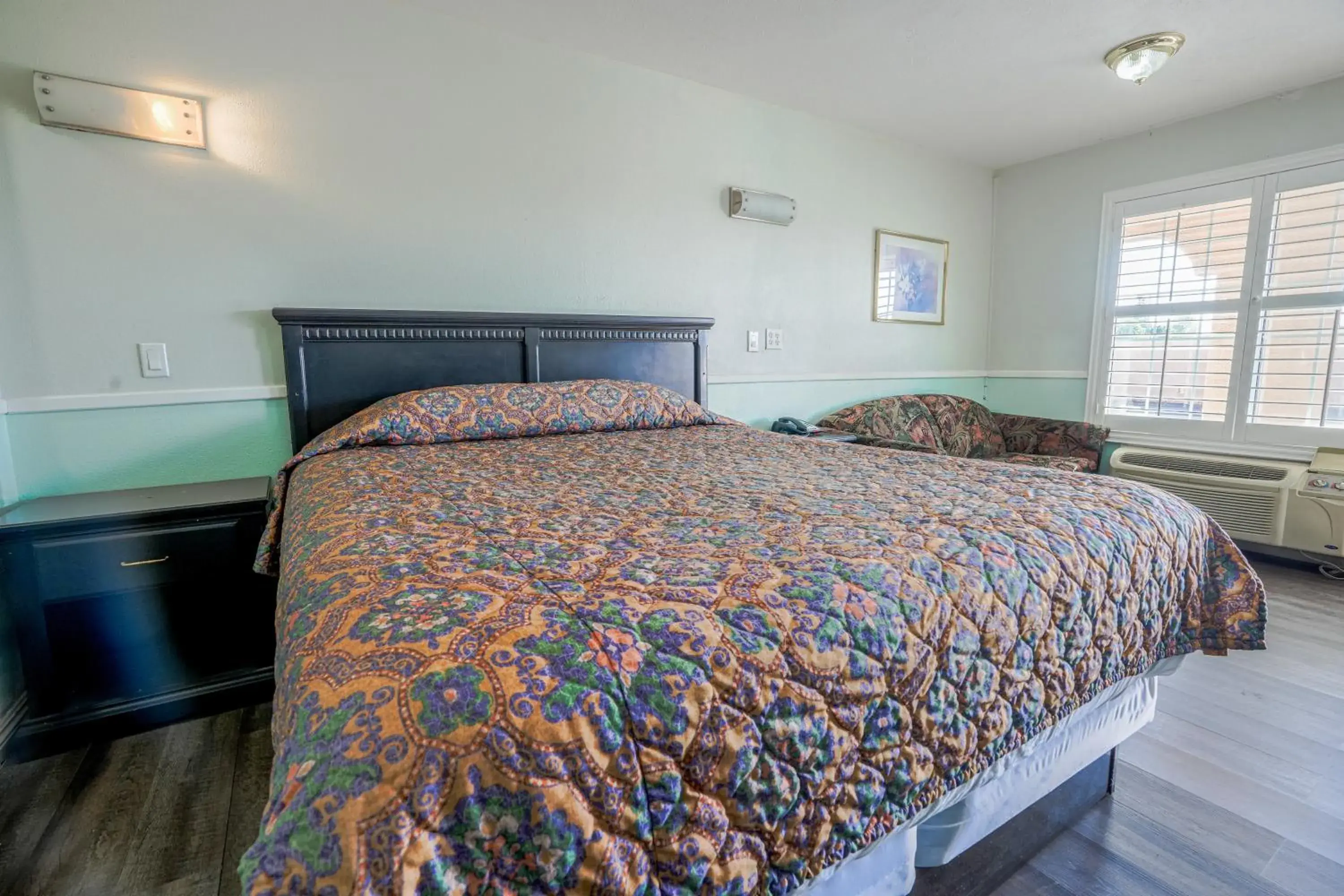 Bedroom, Bed in Day & Night Inn Bedroom, Bed in Day & Night Inn