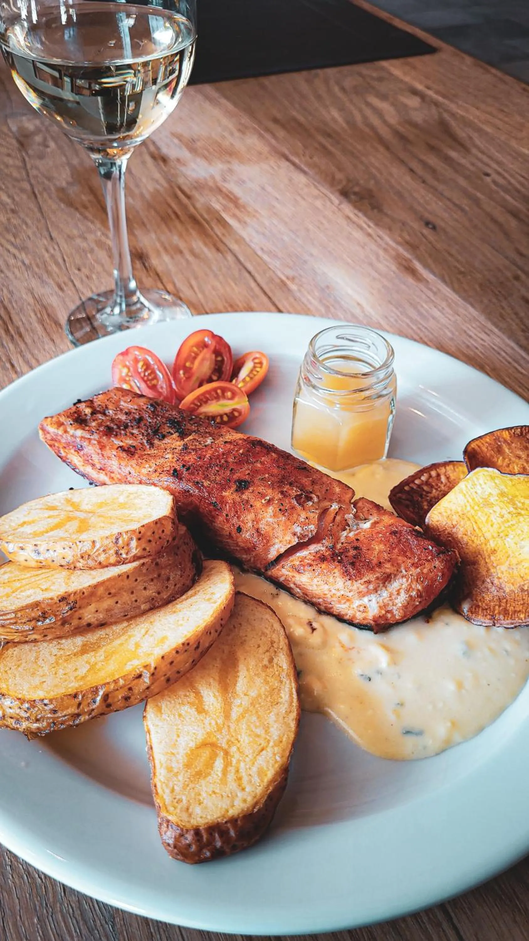 Restaurant/places to eat in Fuente Mayor Hotel & Casino