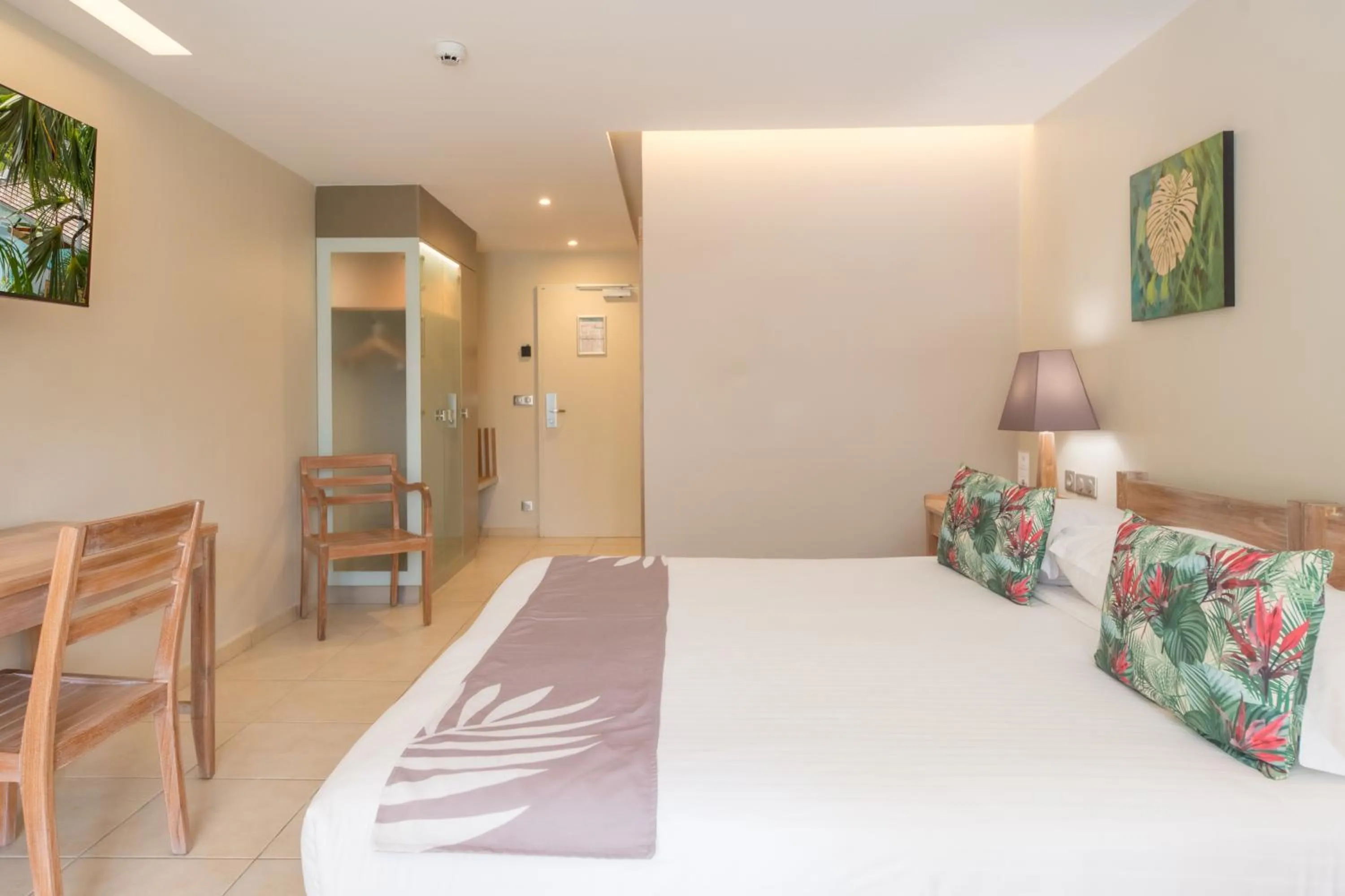 wardrobe, Bed in La Pagerie - Tropical Garden Hotel