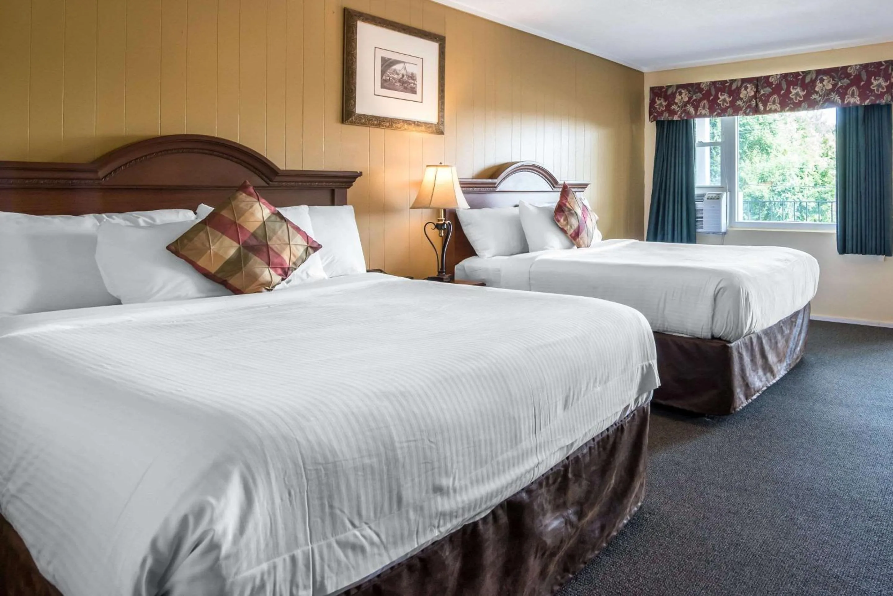 Bedroom, Bed in TiltonLodge Inn & Suites