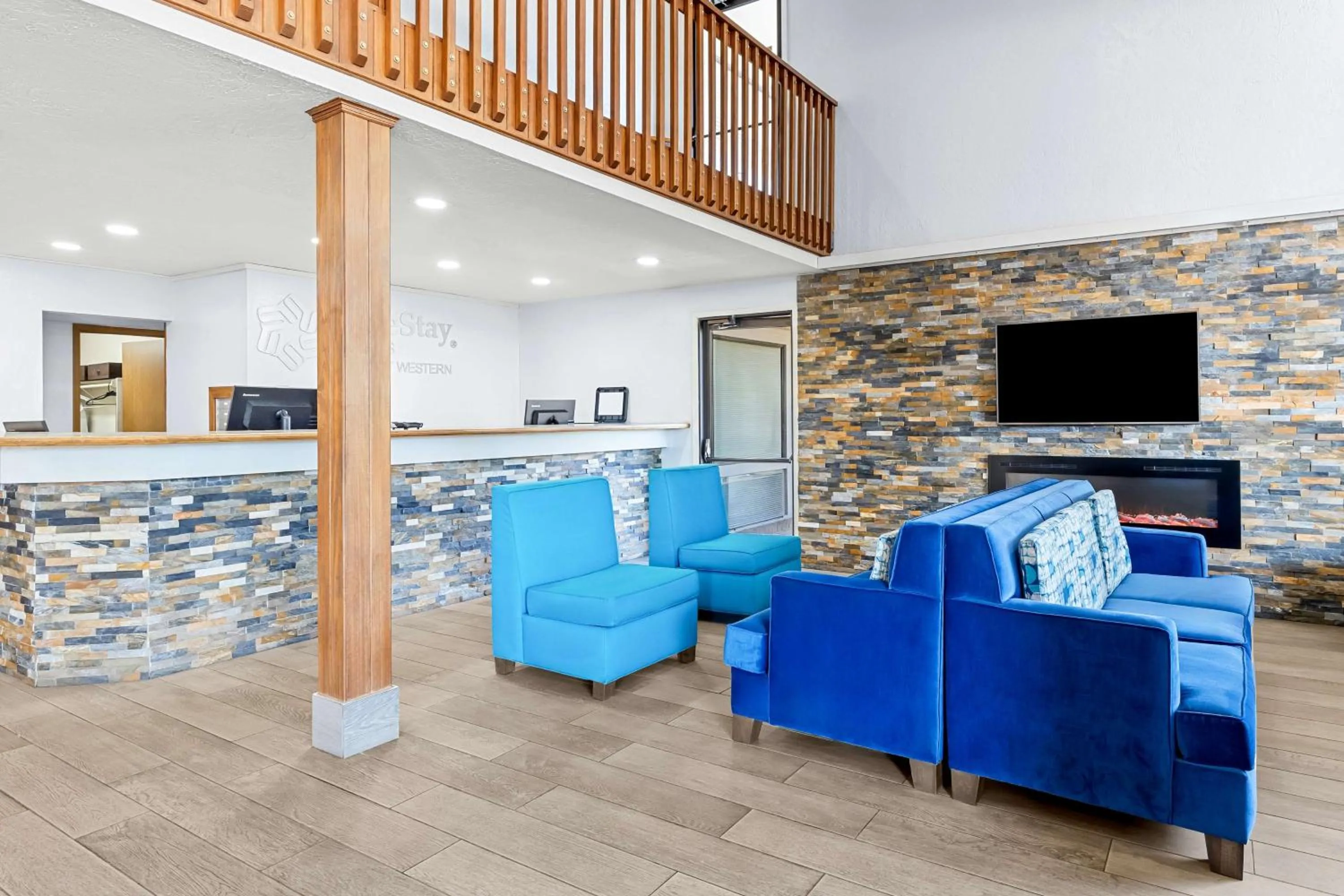 Lobby or reception in SureStay Plus by Best Western Beaumont