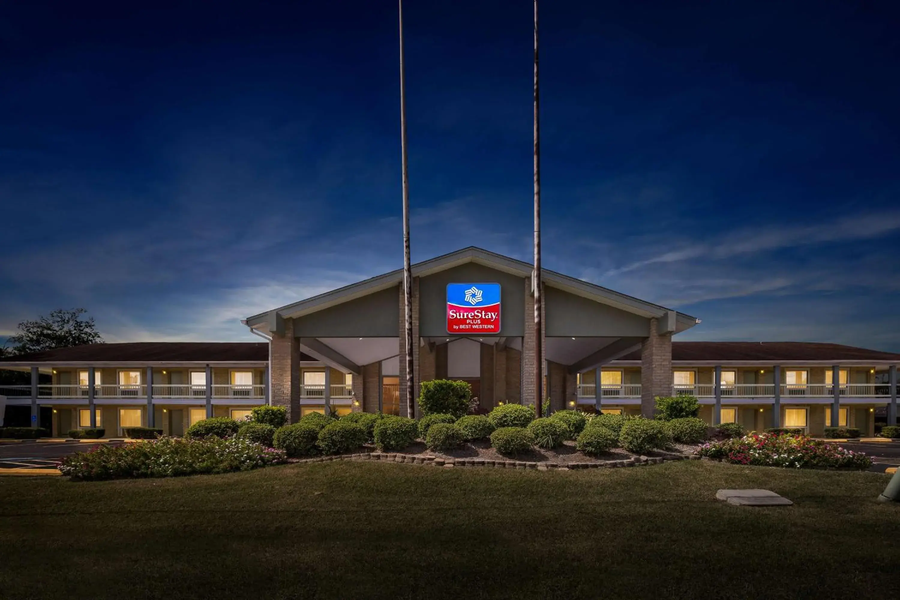 Property building in SureStay Plus by Best Western Beaumont Property building in SureStay Plus by Best Western Beaumont