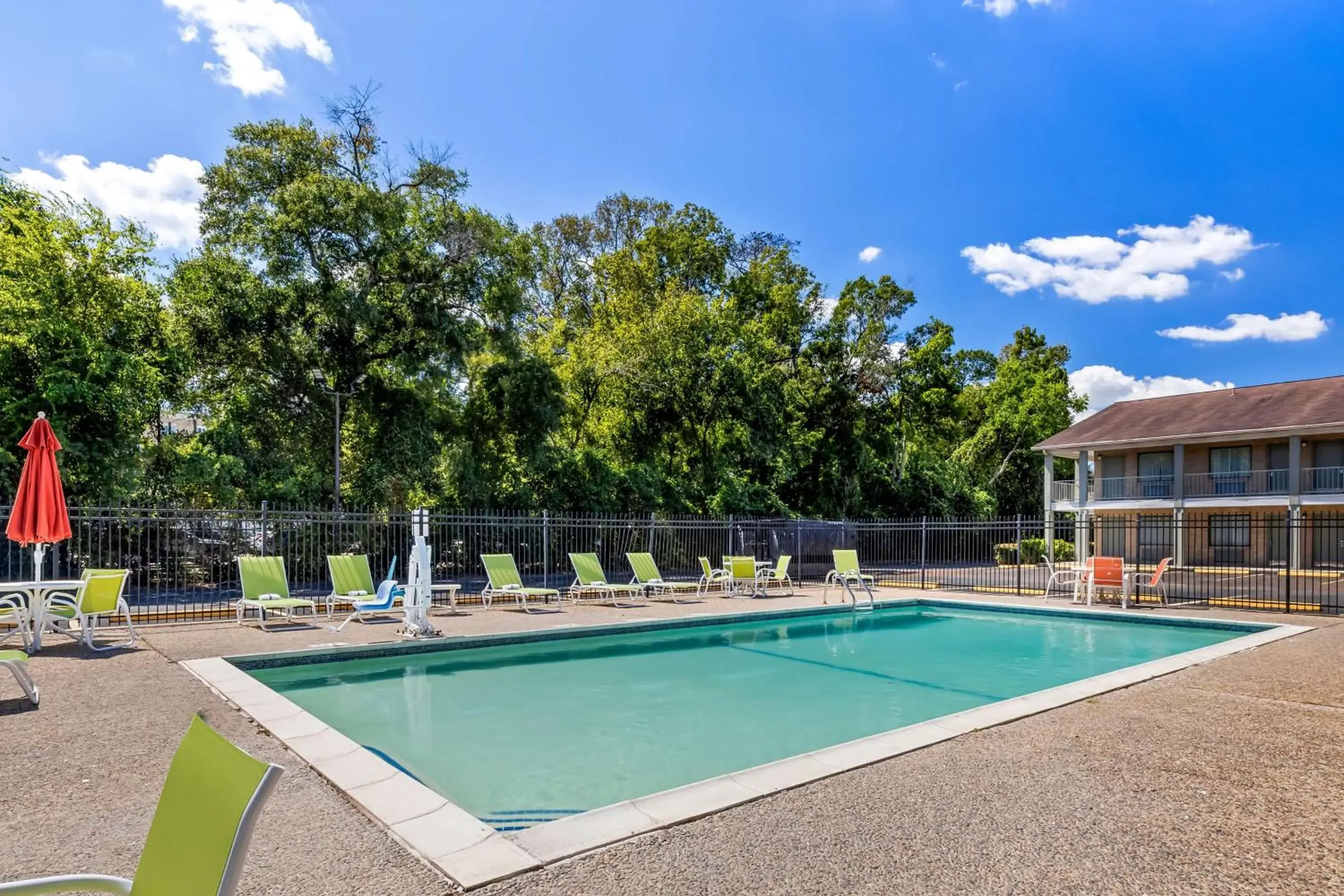 Pool view in SureStay Plus by Best Western Beaumont Pool view in SureStay Plus by Best Western Beaumont