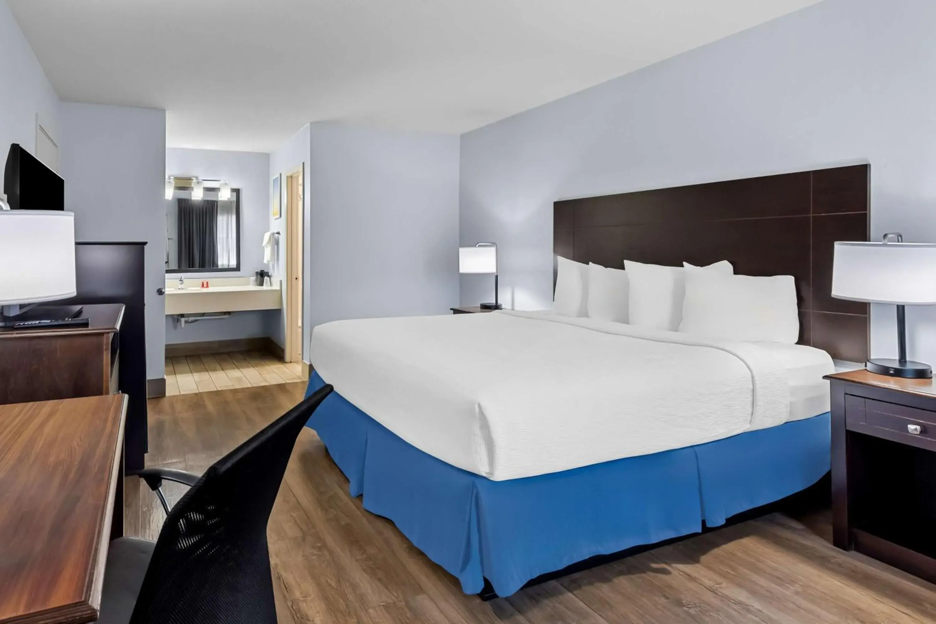Bedroom, Bed in SureStay Plus by Best Western Beaumont Bedroom, Bed in SureStay Plus by Best Western Beaumont