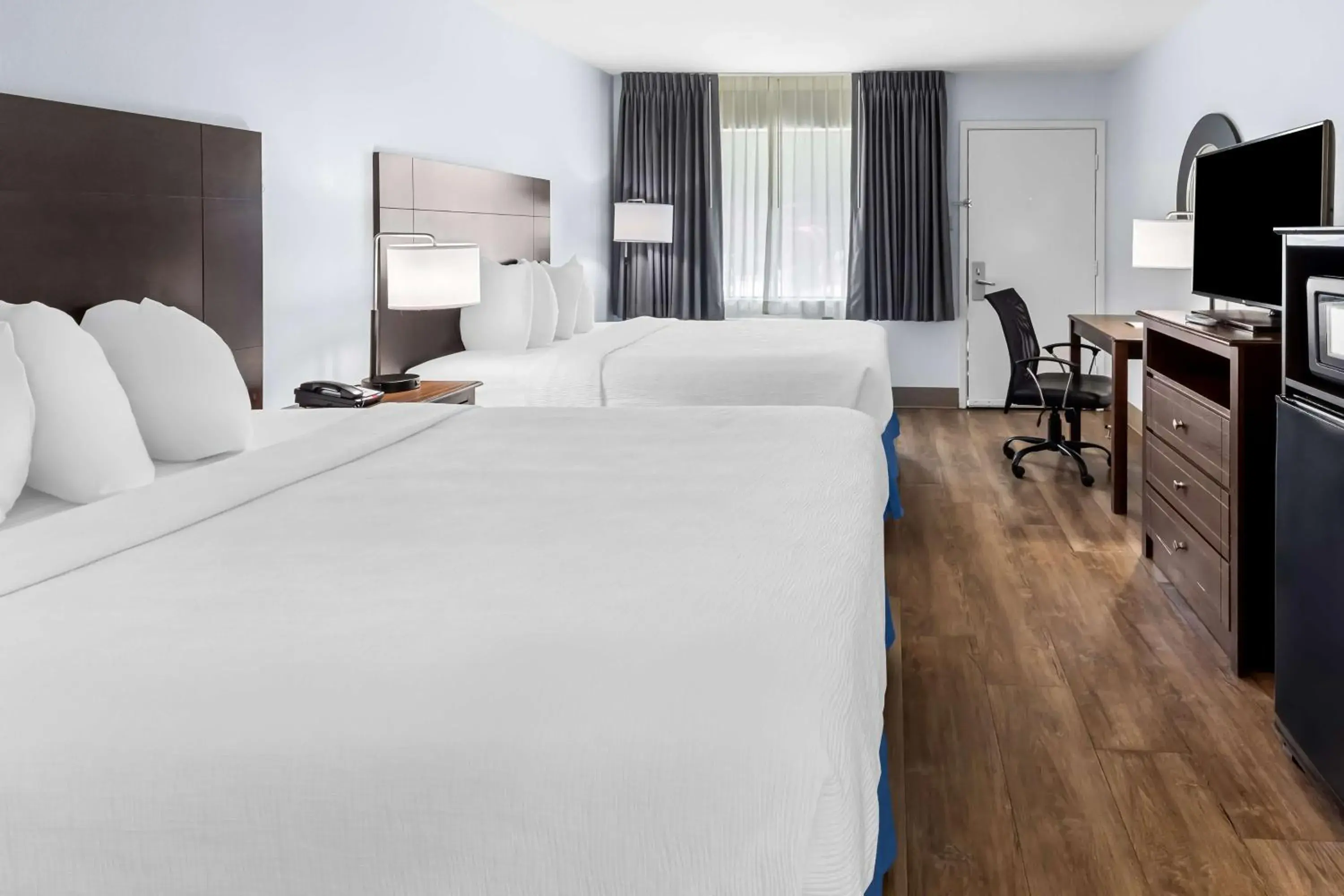 Bedroom, Bed in SureStay Plus by Best Western Beaumont Bedroom, Bed in SureStay Plus by Best Western Beaumont