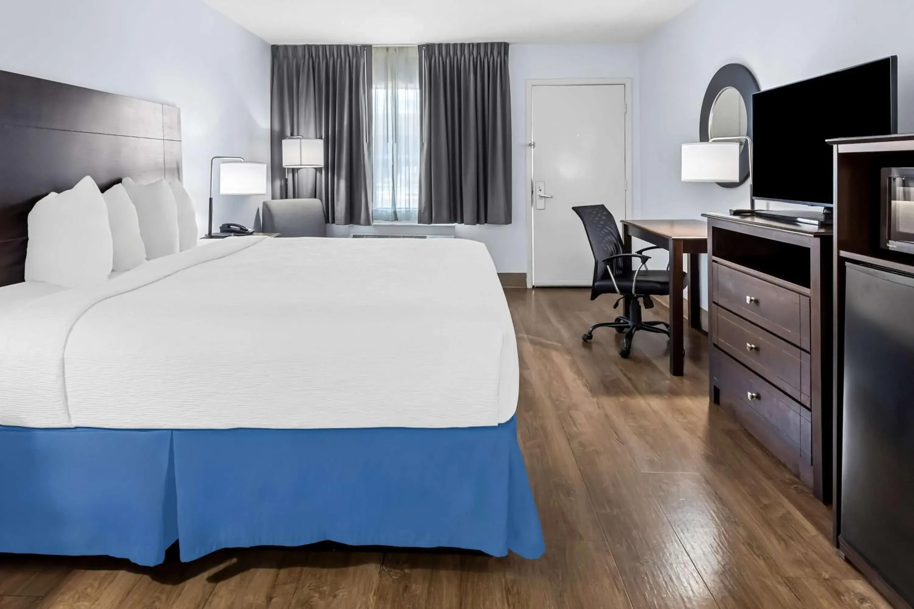 Bedroom, Bed in SureStay Plus by Best Western Beaumont Bedroom, Bed in SureStay Plus by Best Western Beaumont