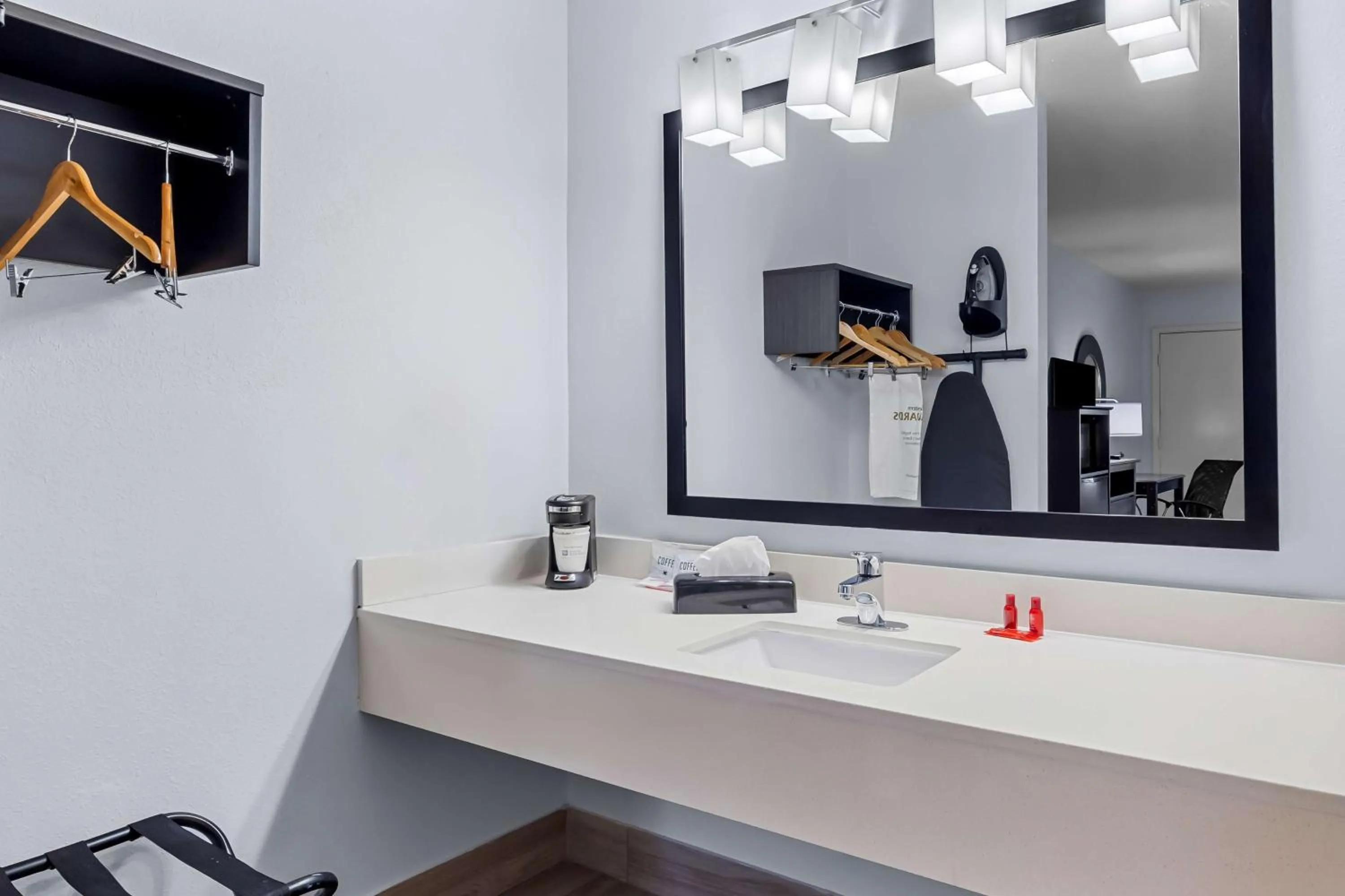 Bedroom in SureStay Plus by Best Western Beaumont