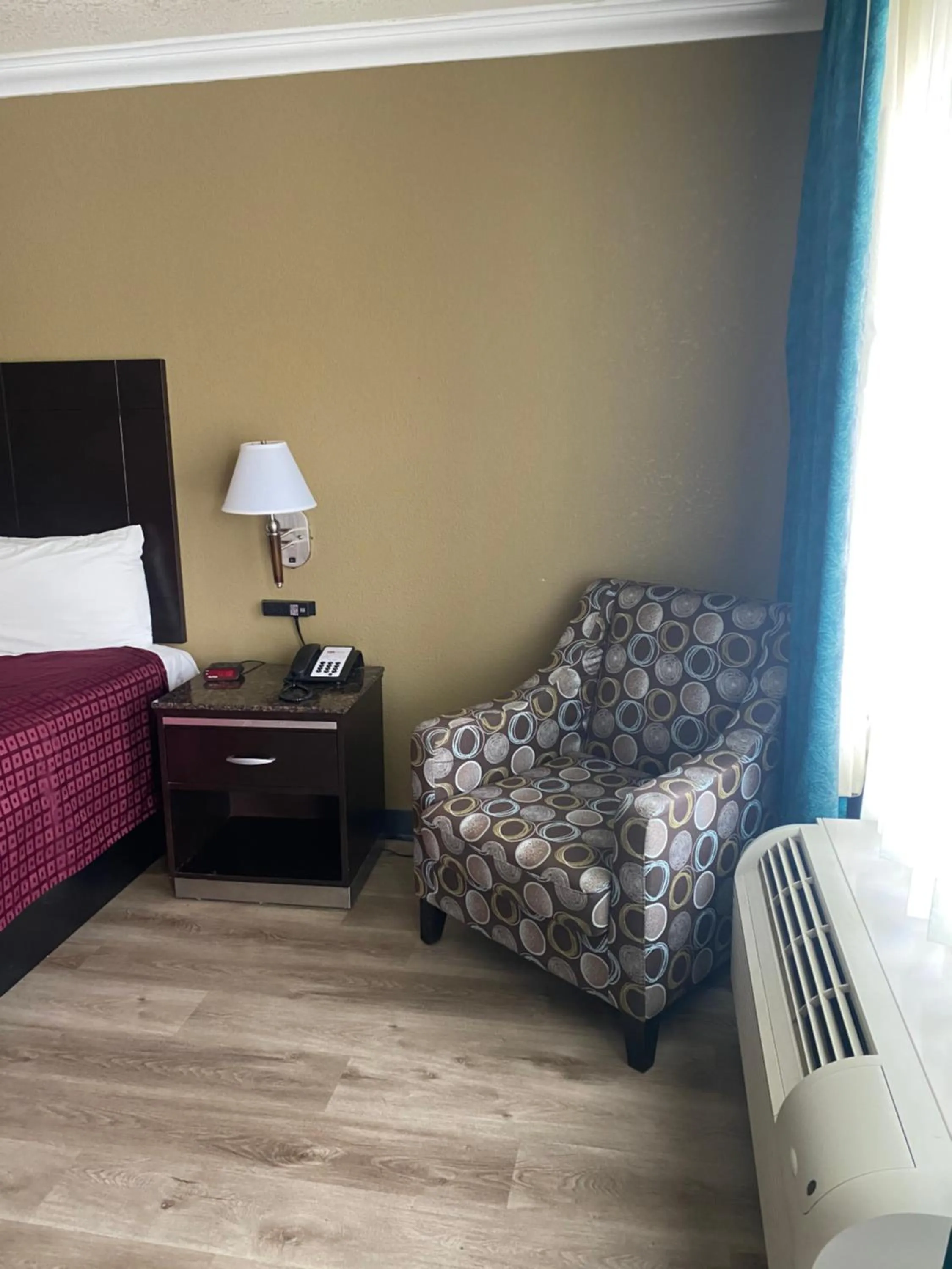 Bed in Atascadero Inn