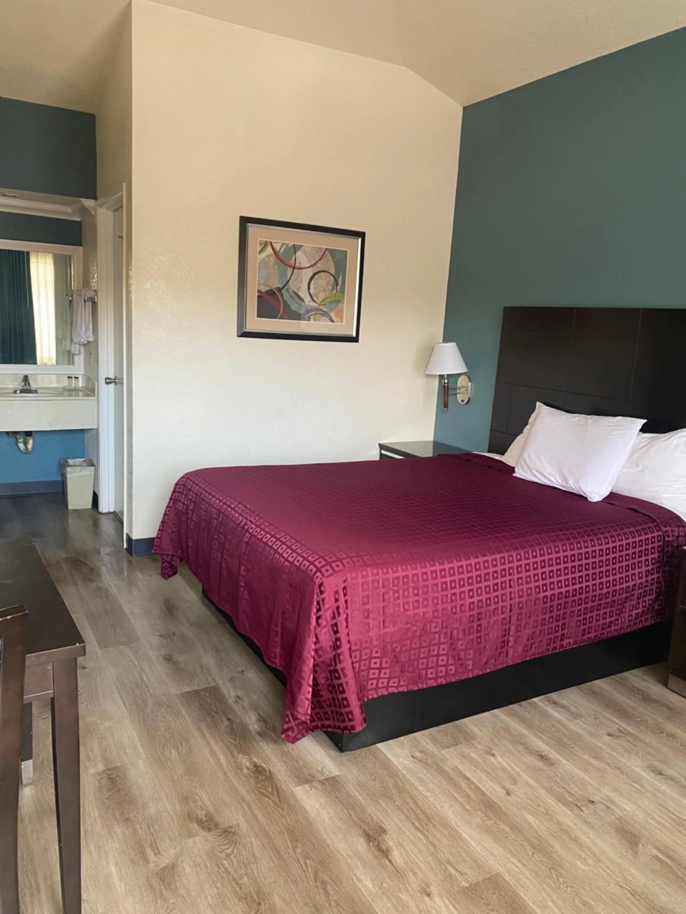 Bed in Atascadero Inn