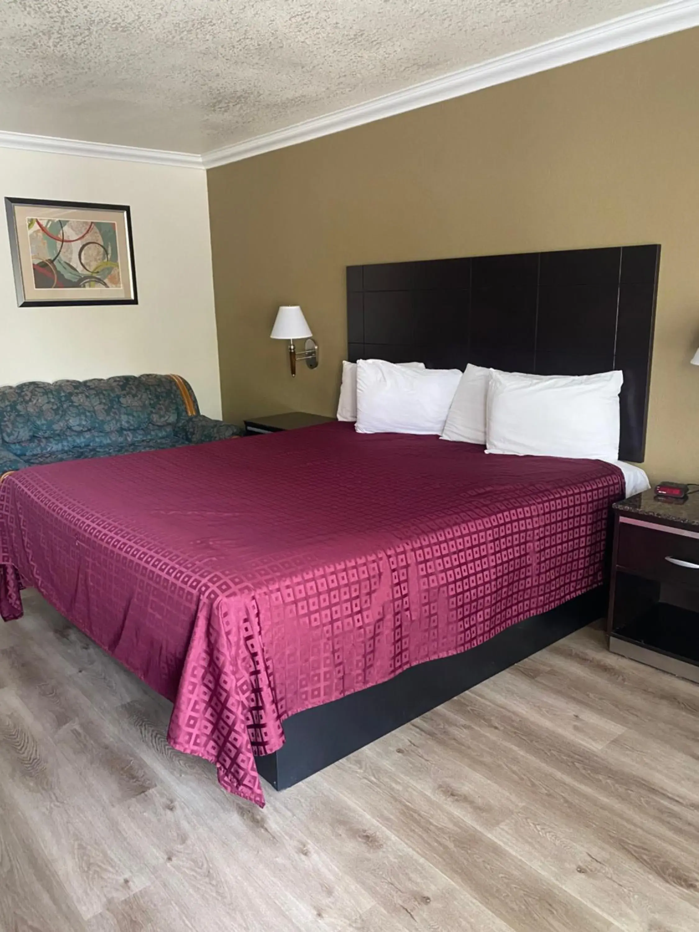 King Room in Atascadero Inn King Room in Atascadero Inn