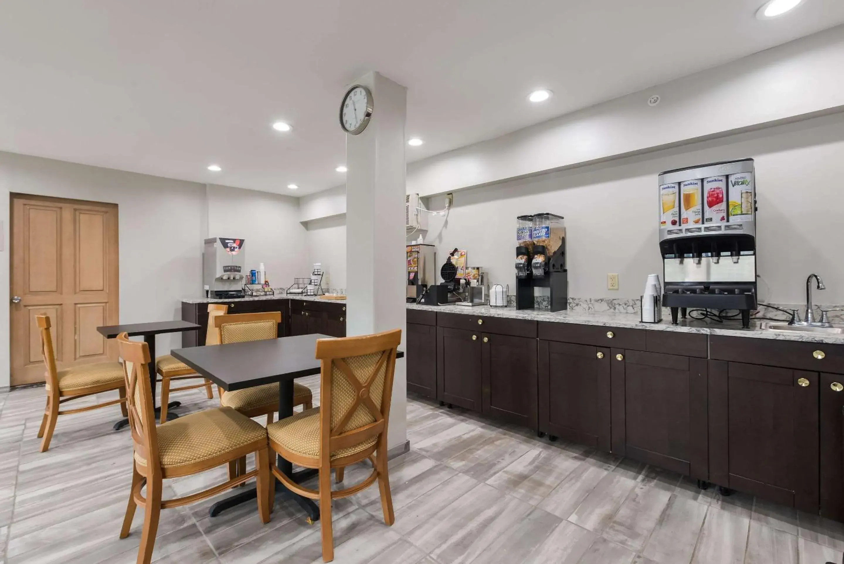 Restaurant/places to eat in Econo Lodge Inn & Suites Restaurant/places to eat in Econo Lodge Inn & Suites