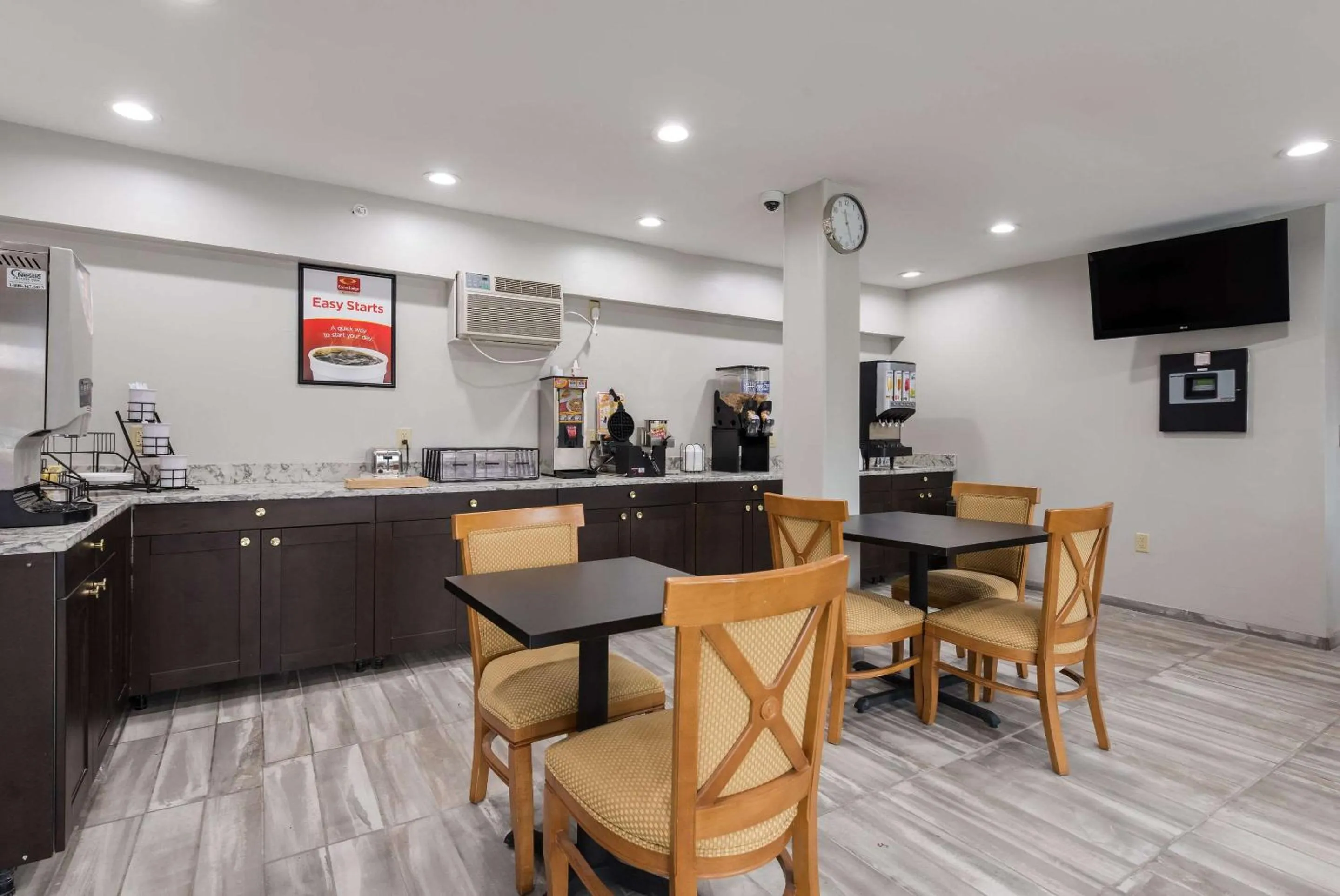 Restaurant/places to eat in Econo Lodge Inn & Suites Mason City - Clear Lake