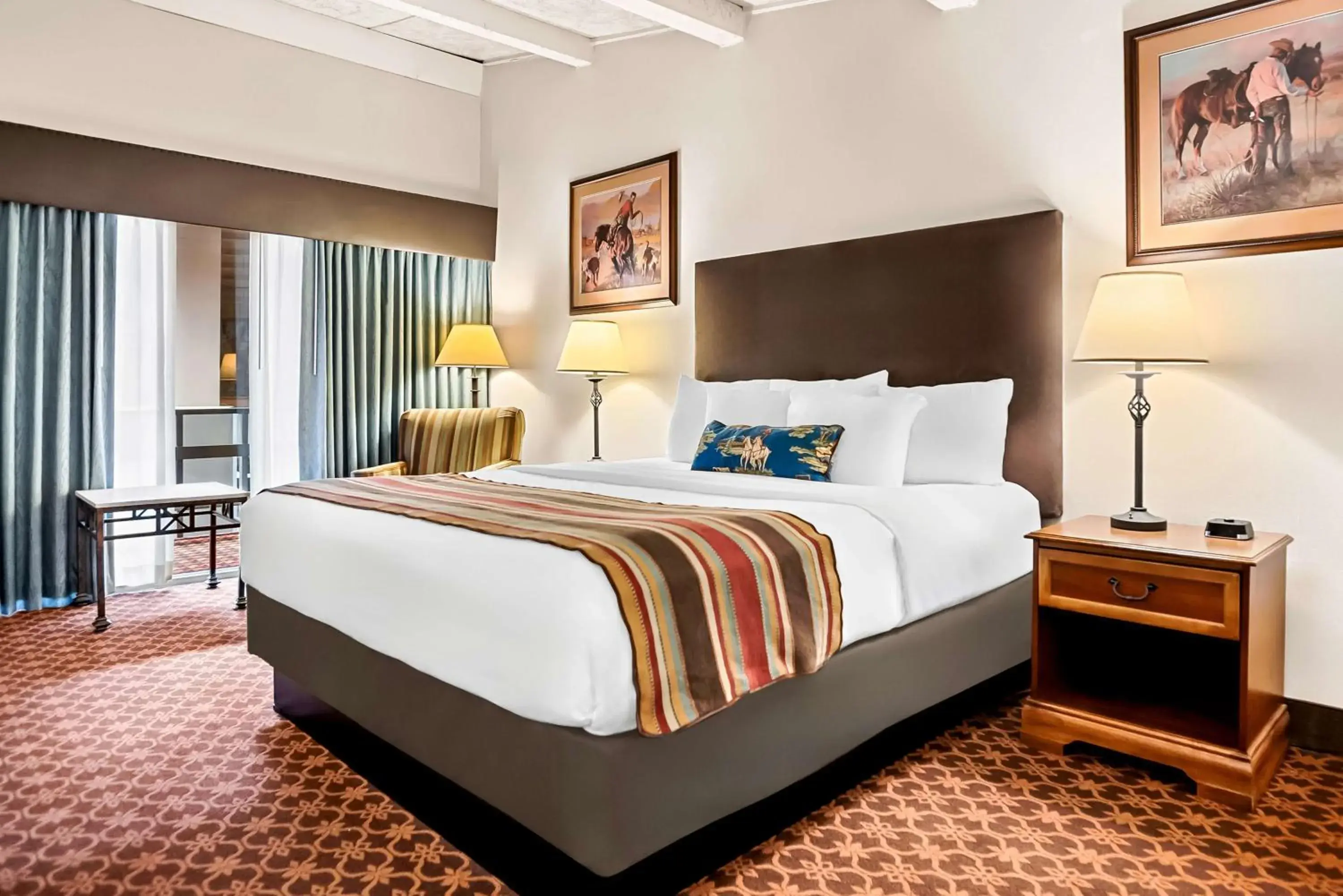 Bedroom, Bed in Best Western Outlaw Inn Bedroom, Bed in Best Western Outlaw Inn