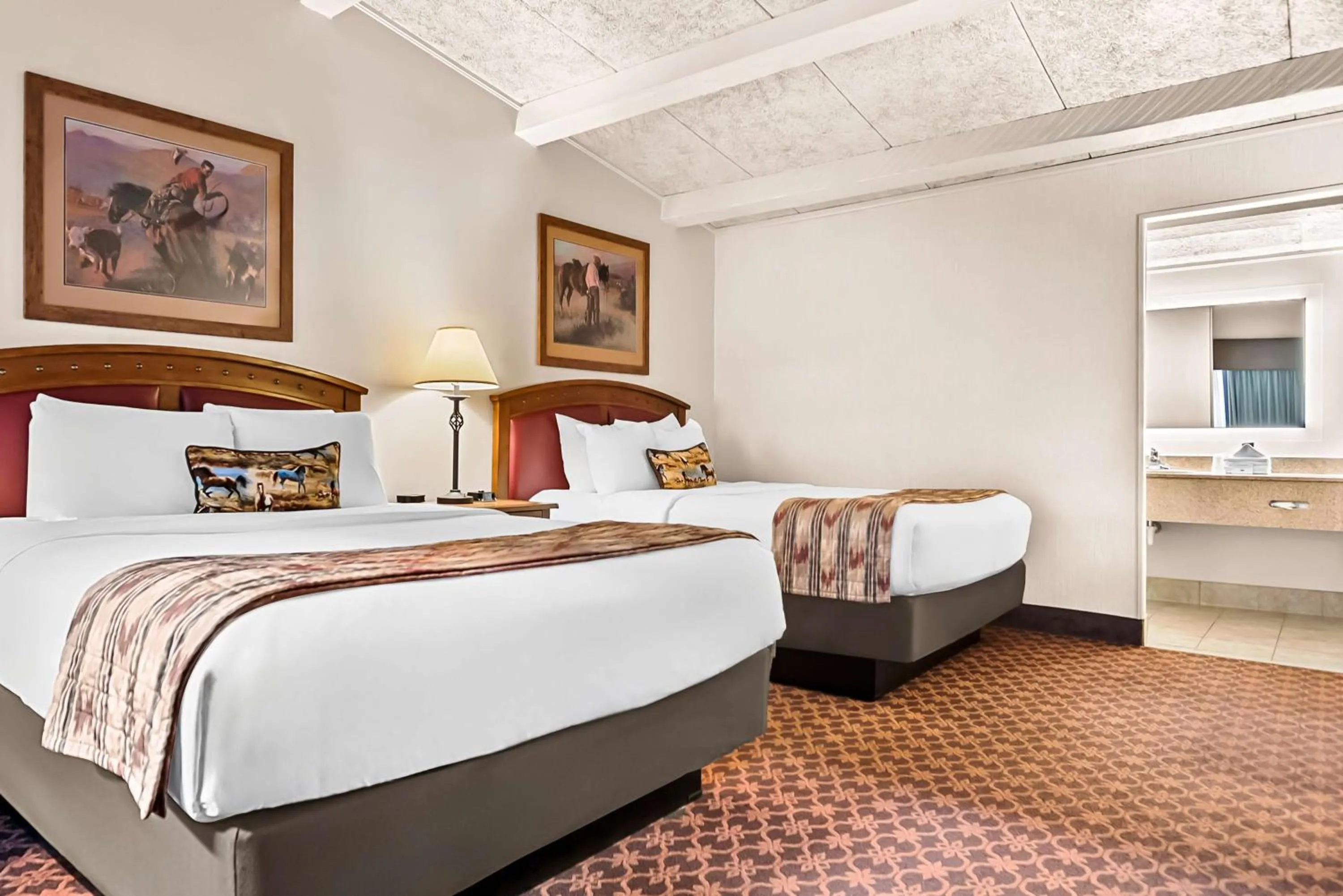 Bedroom, Bed in Best Western Outlaw Inn