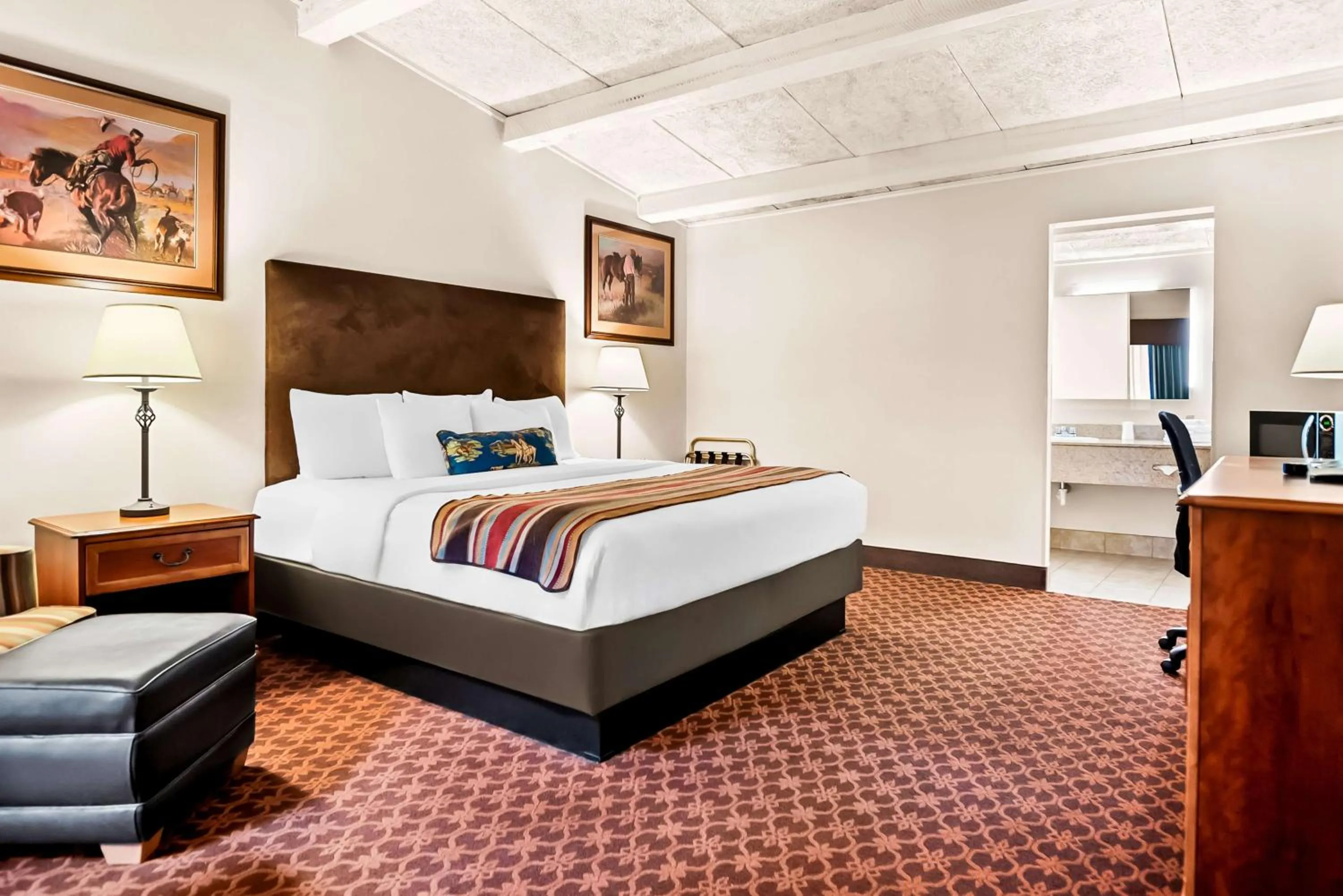 Bedroom, Bed in Best Western Outlaw Inn