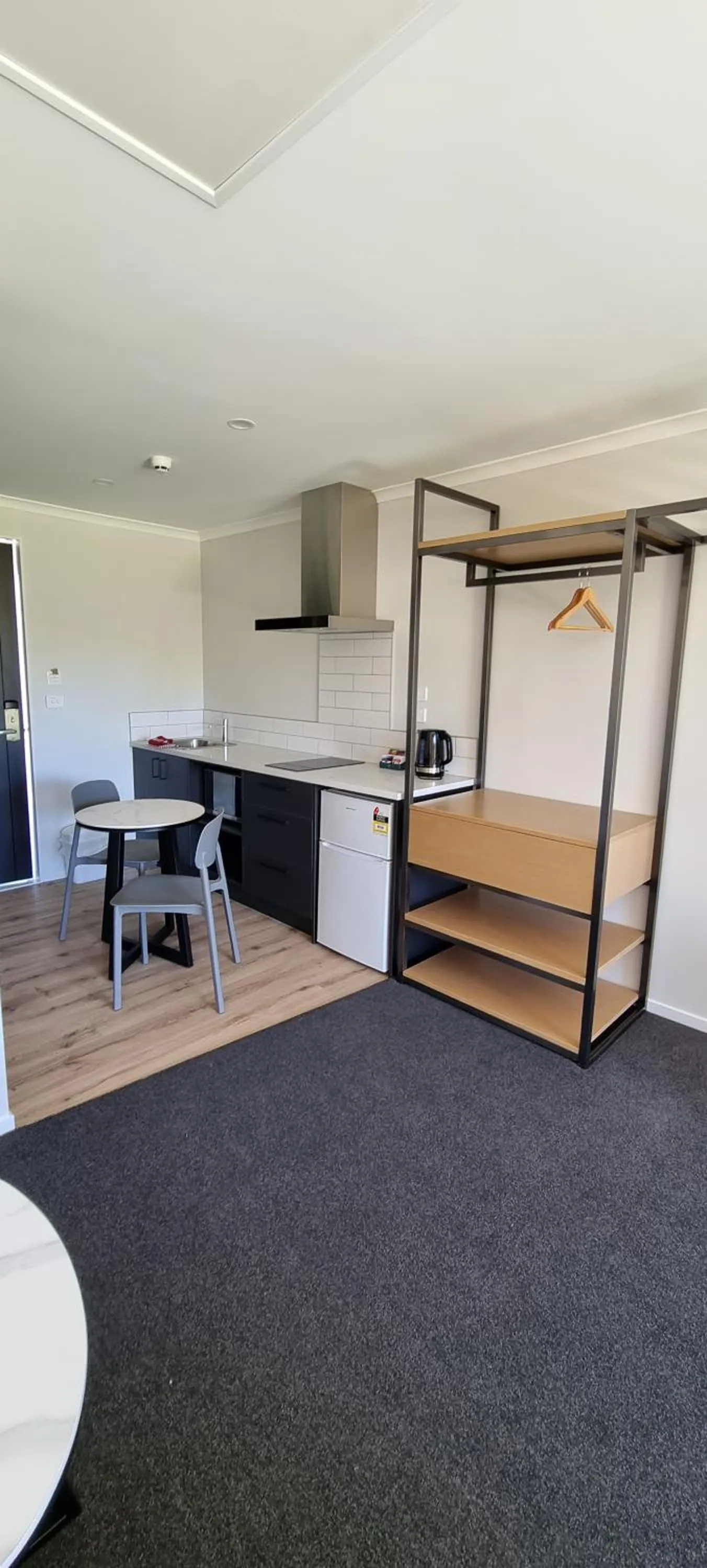 Kitchen or kitchenette, Bed in Hideaway of Rotorua
