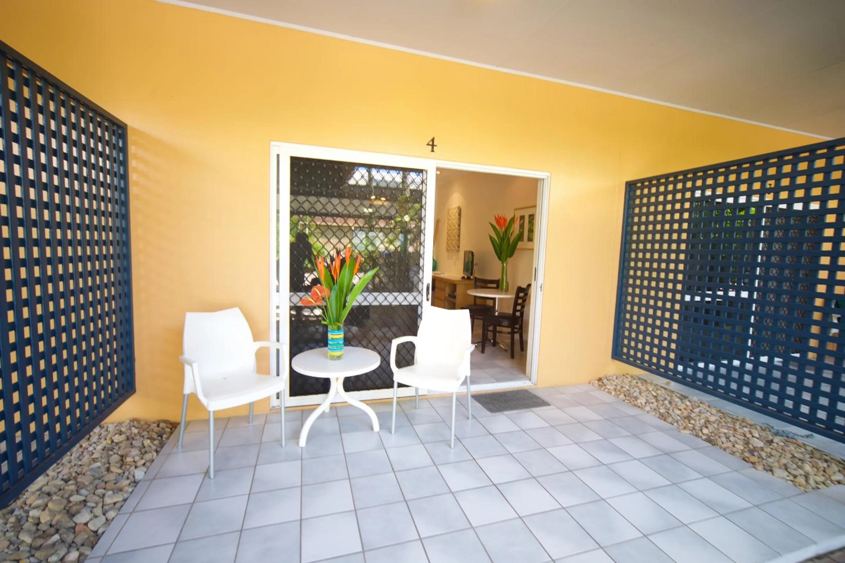 Patio in Lazy Lizard Motor Inn