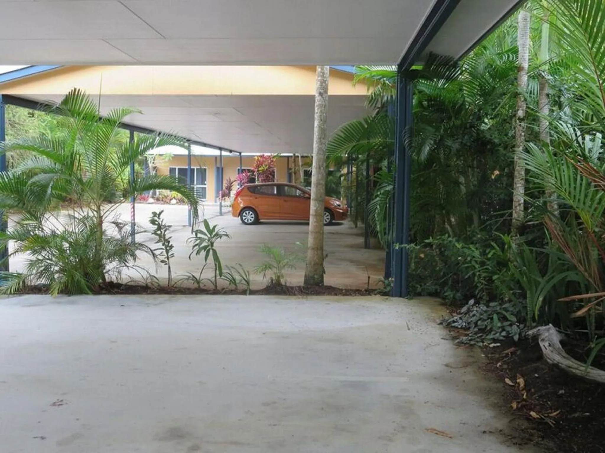 Facade/entrance in Lazy Lizard Motor Inn