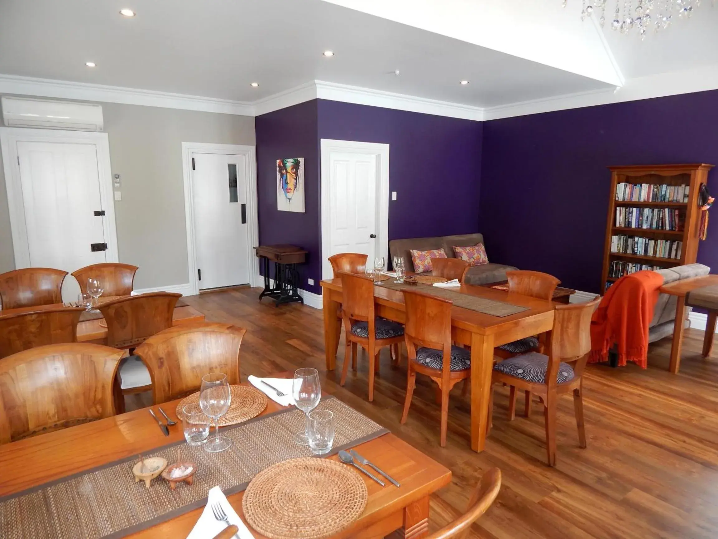 Restaurant/places to eat in Lupton Lodge Restaurant/places to eat in Lupton Lodge