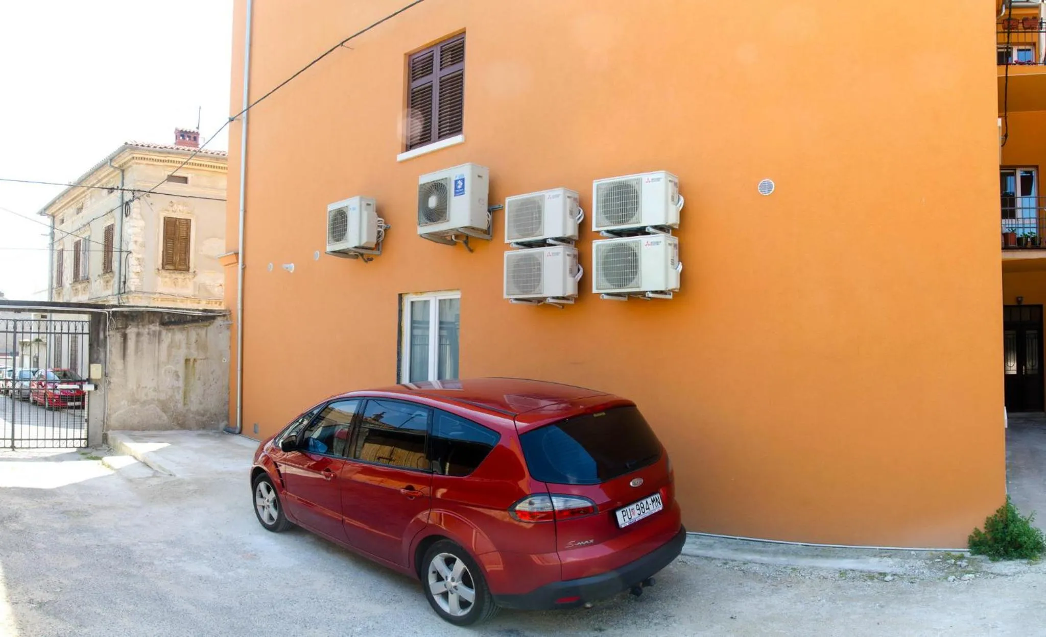 Property building in San Martino Rooms