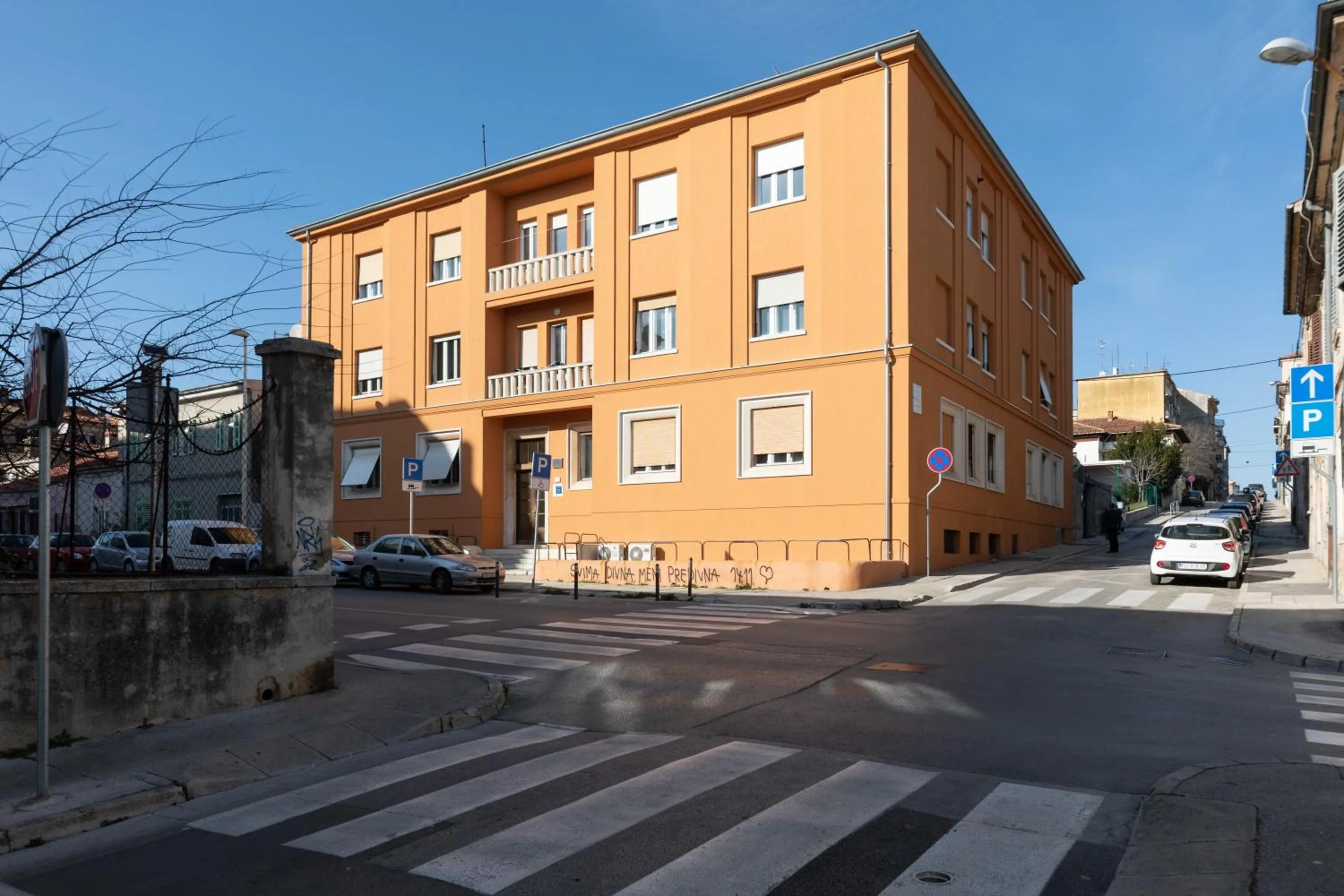 Property building in San Martino Rooms