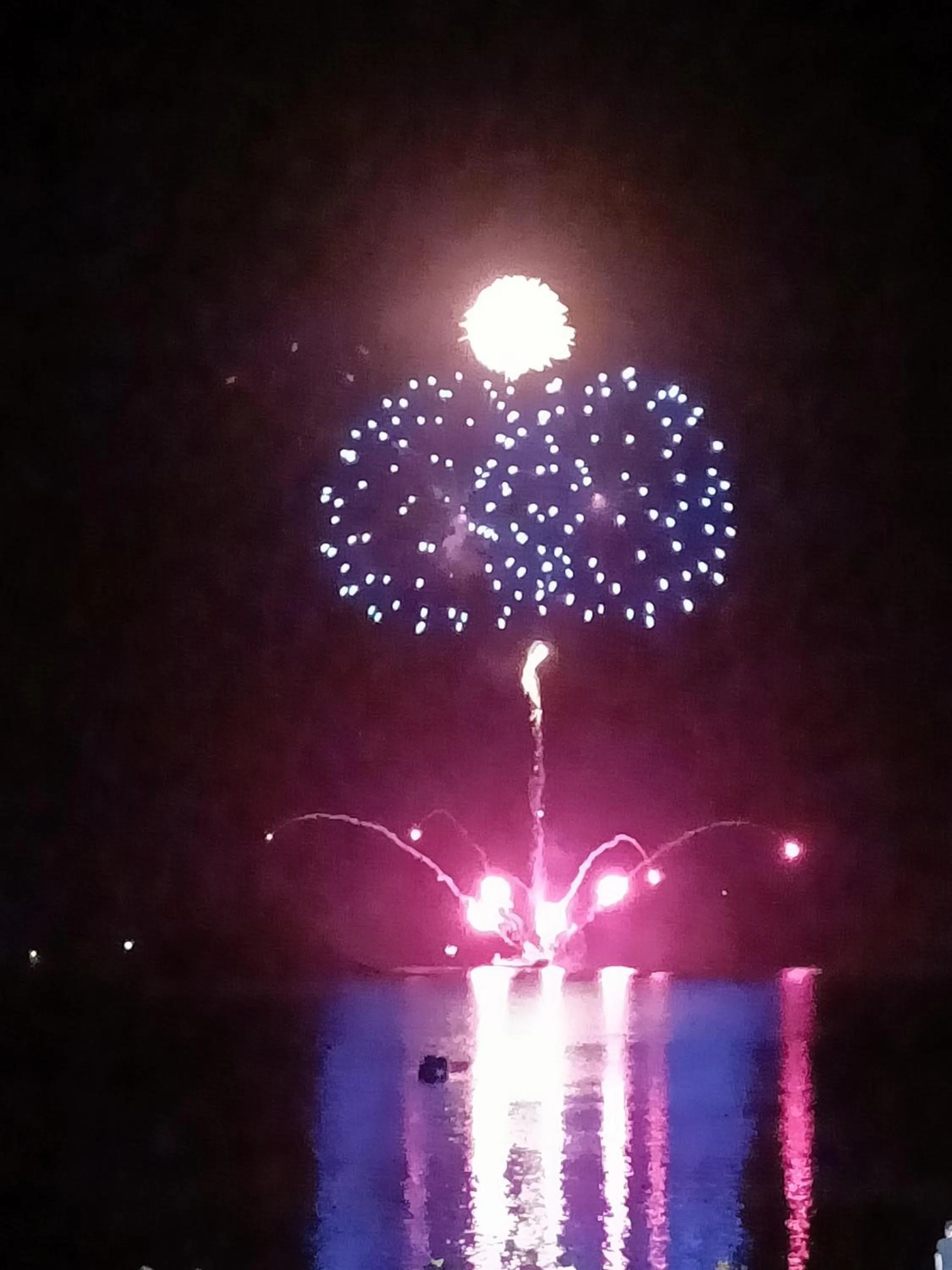 Evening entertainment in Bayview Motel
