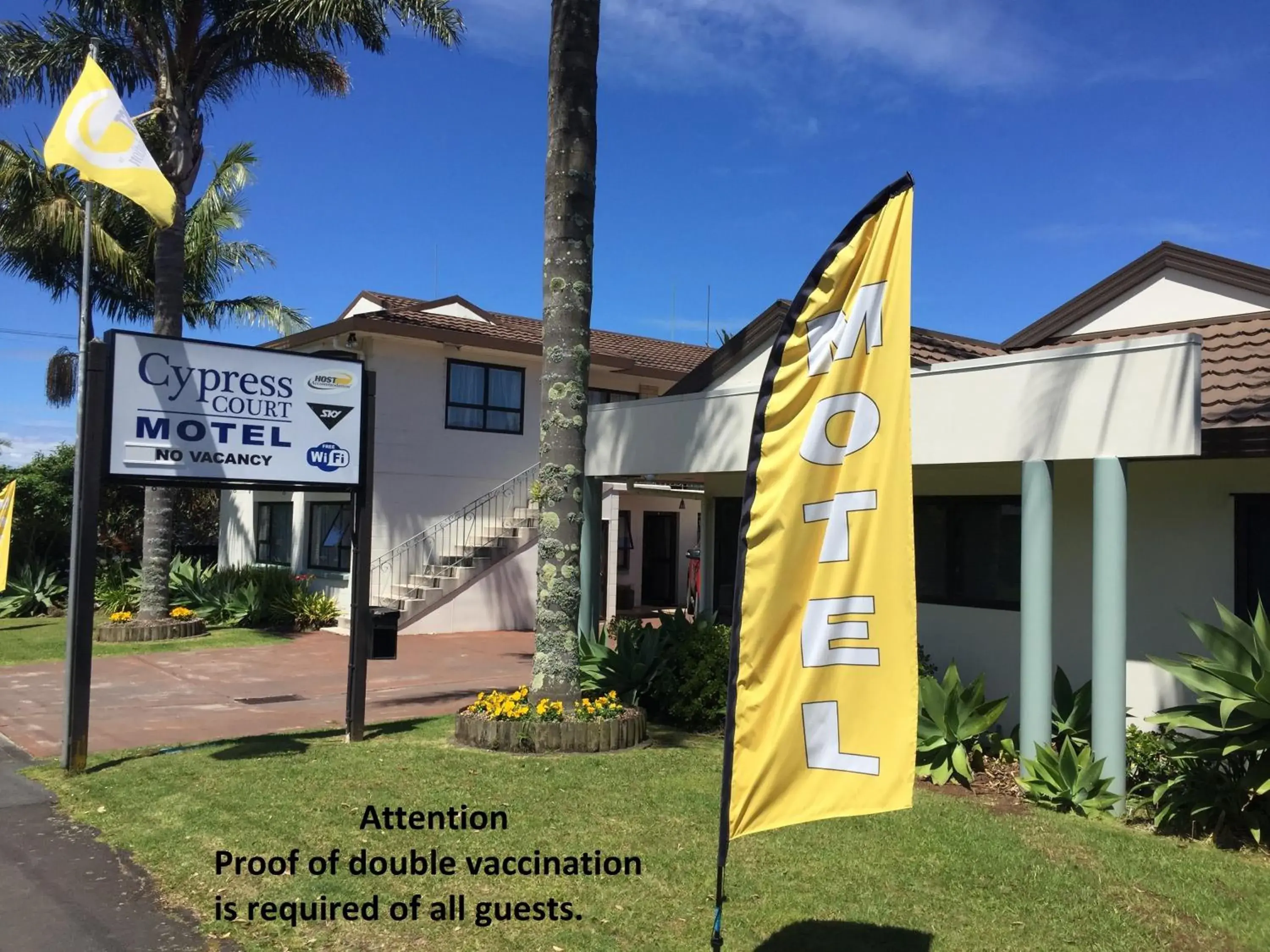 Property building in Cypress Court Motel Property building in Cypress Court Motel