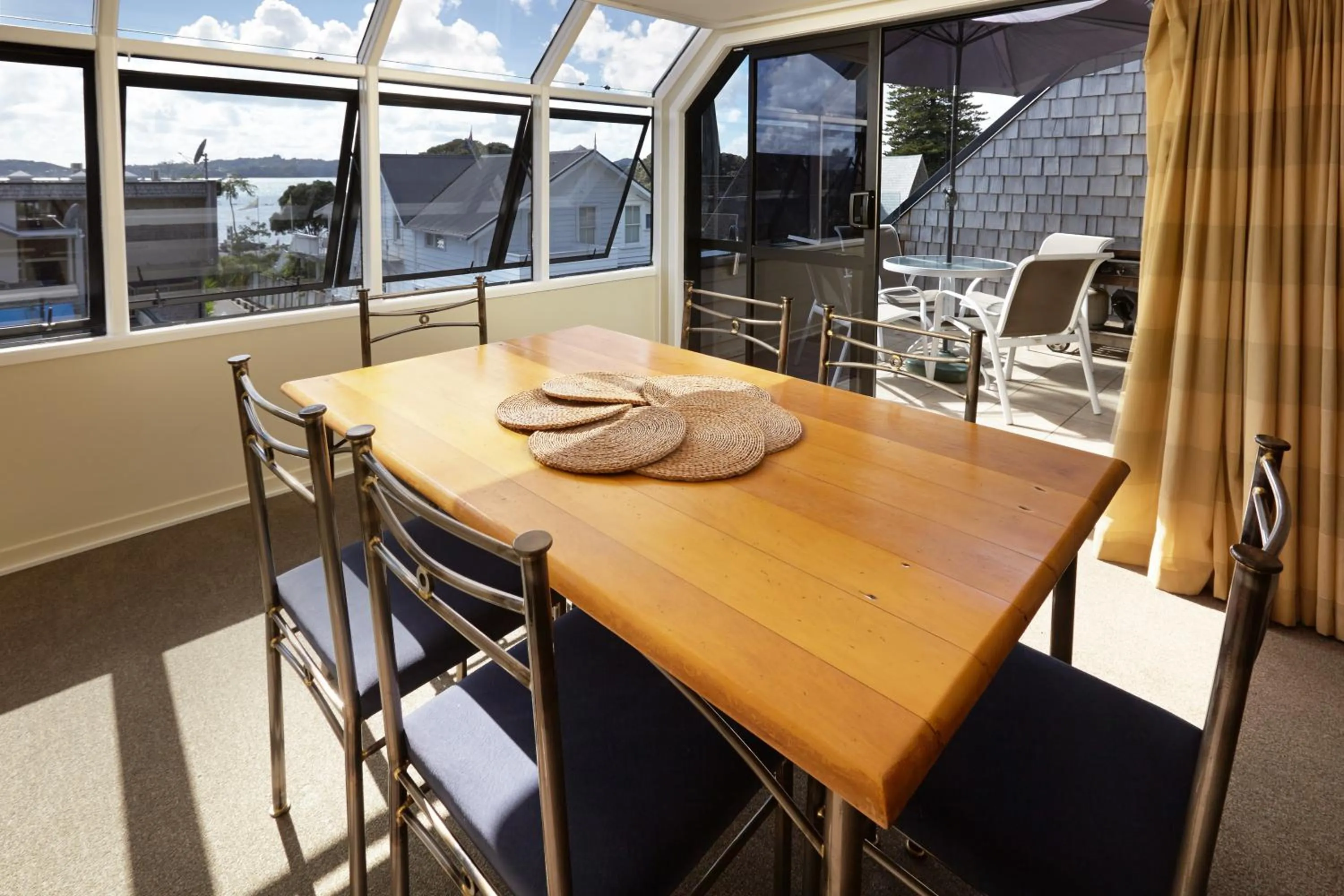 Balcony/Terrace in Pioneer Waterfront Apartments