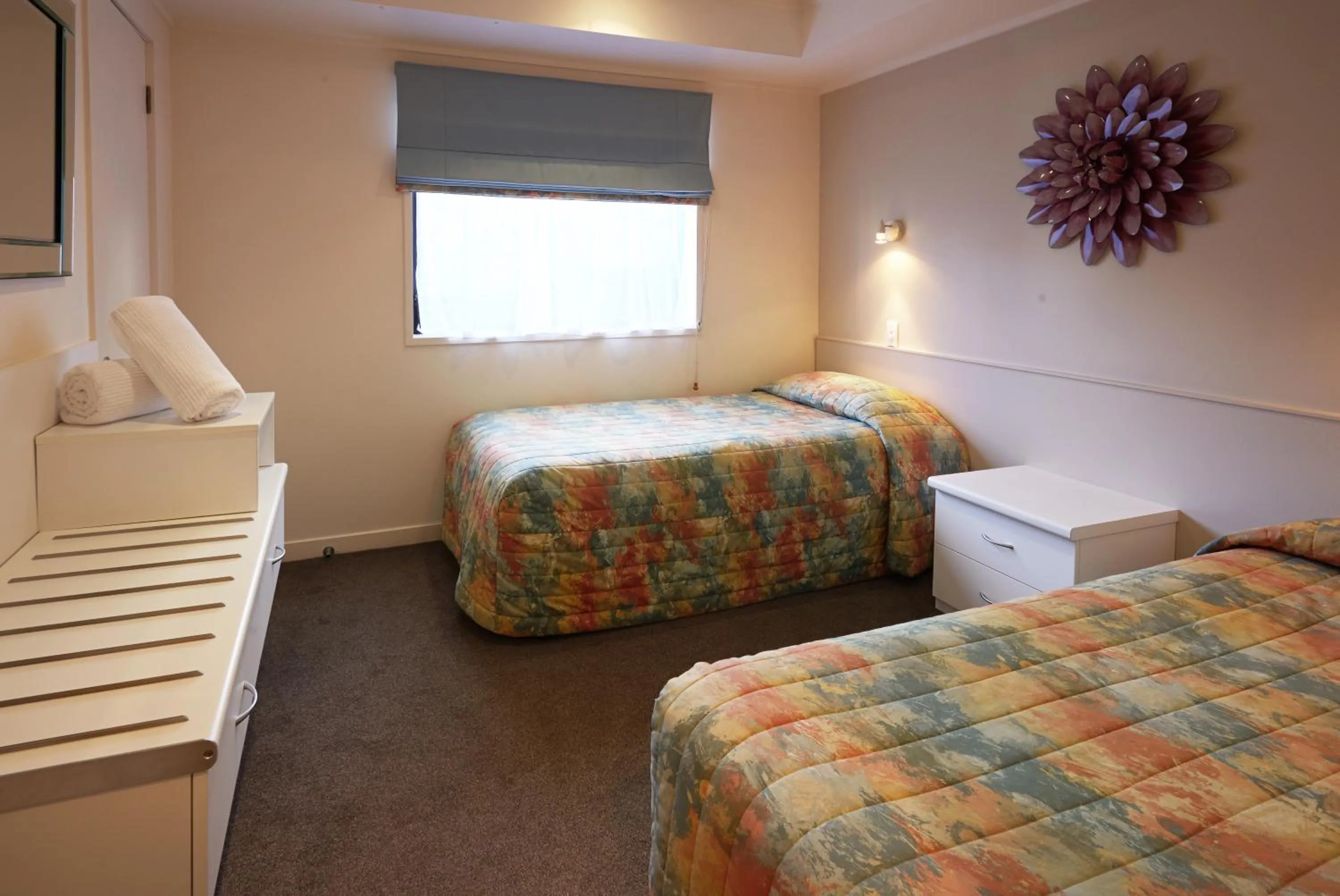 Bedroom, Bed in Pioneer Waterfront Apartments