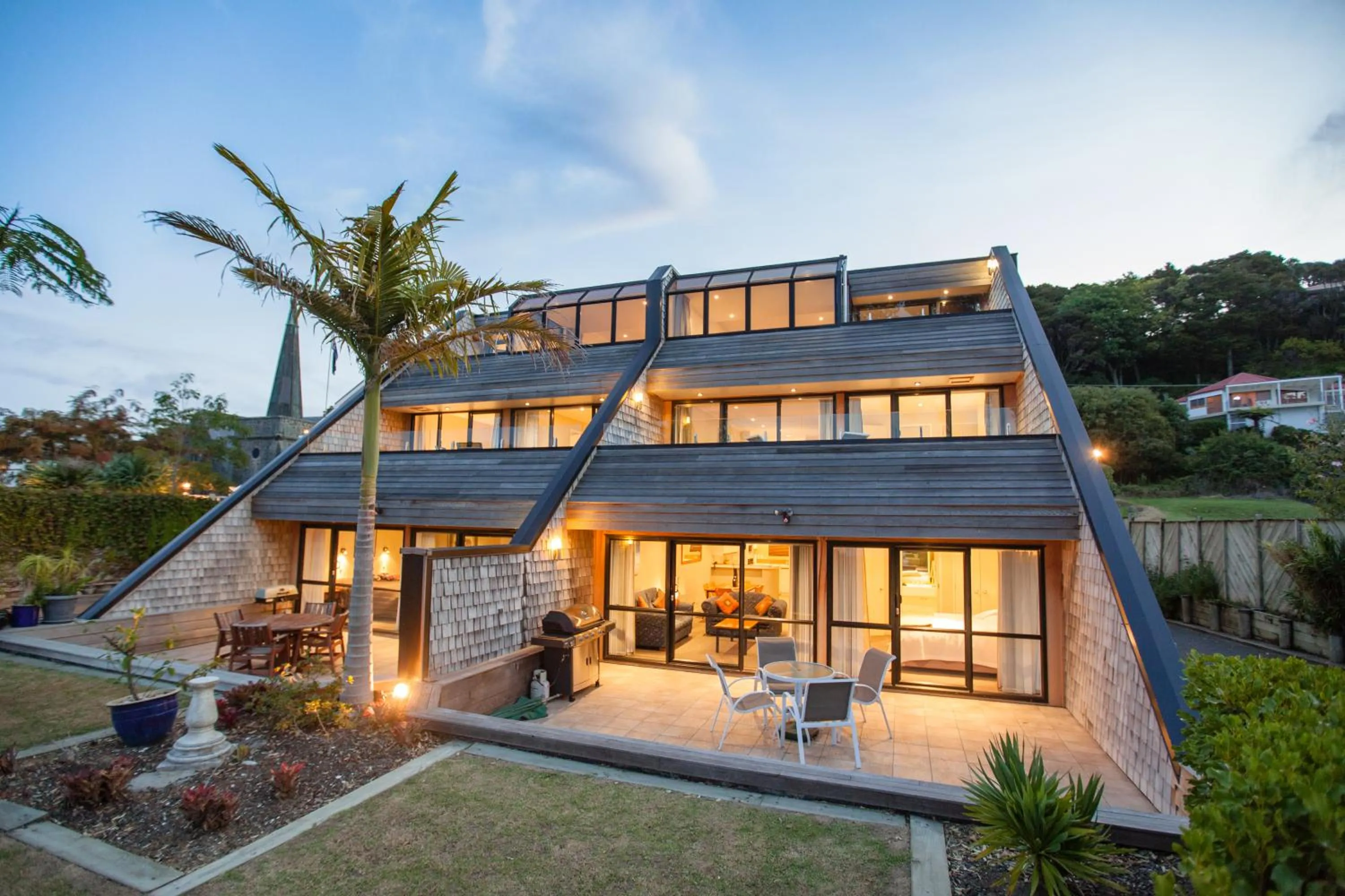 Facade/entrance in Pioneer Waterfront Apartments